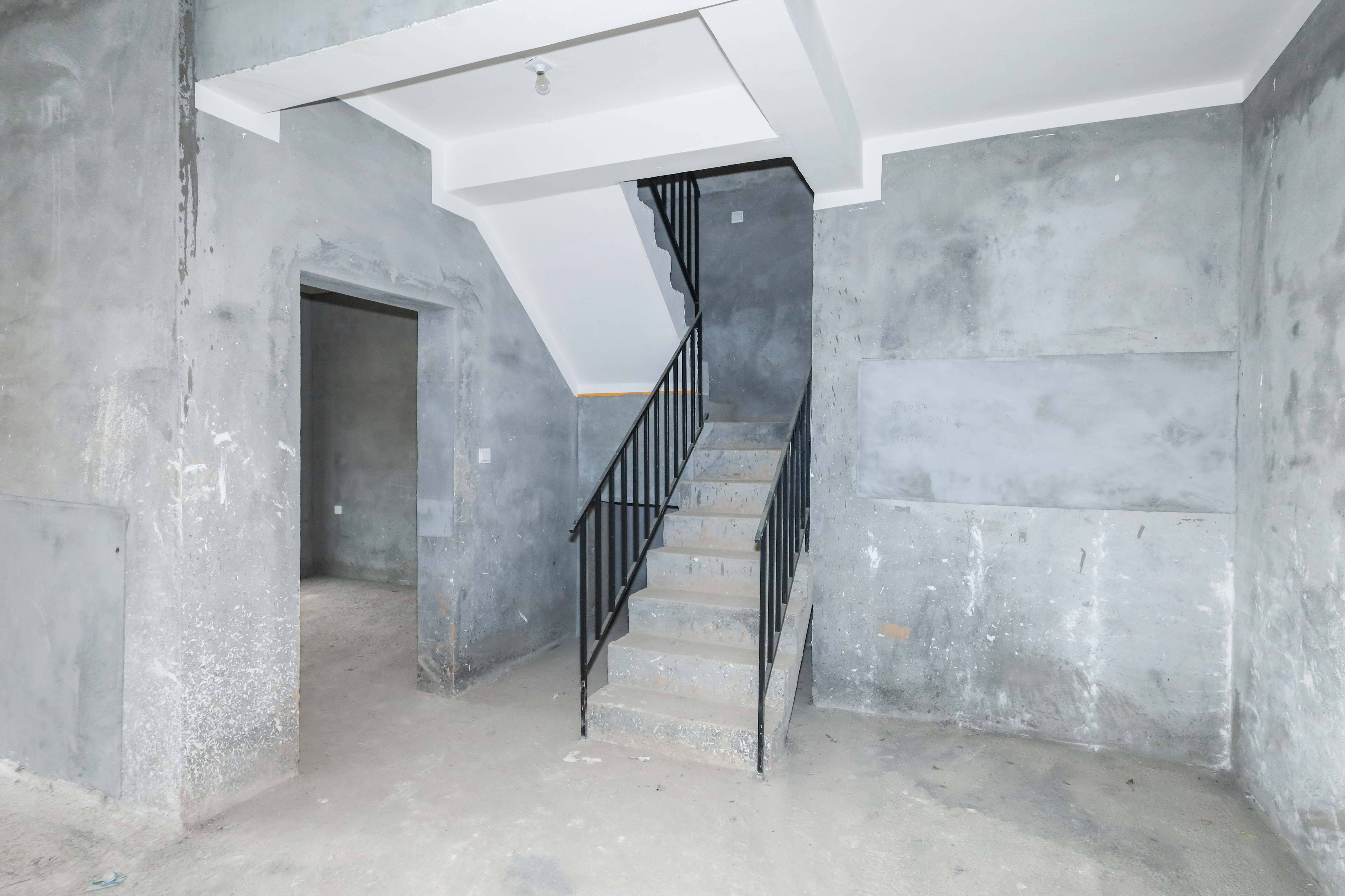 绿地麓湖郡 5室2厅3卫 325.0万 绿地麓湖郡 5室2厅3卫 325.0万其他