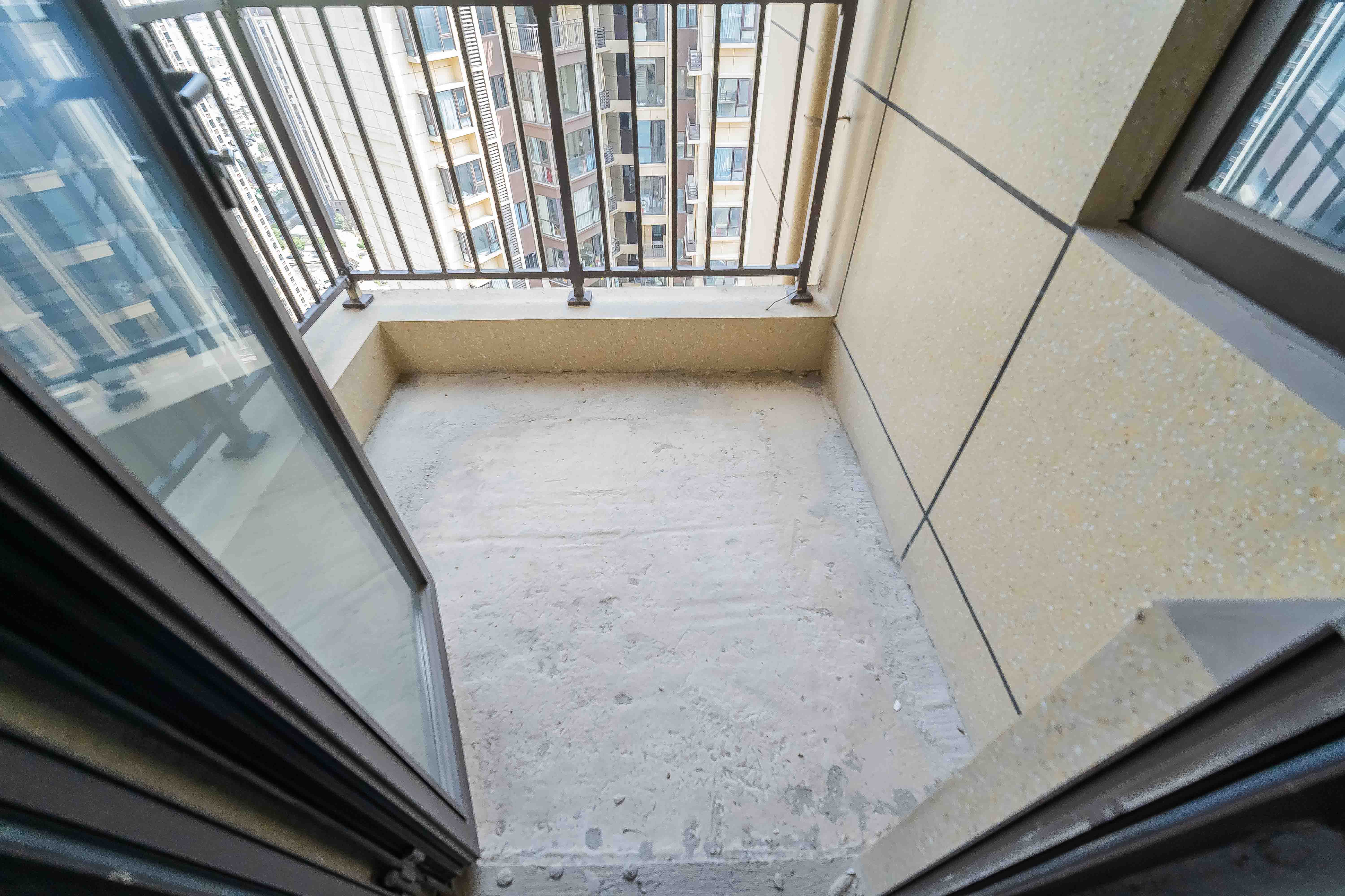 保利大都汇一期、二期 4室2厅2卫 135.0万 保利大都汇一期、二期 4室2厅2卫 135.0万其他