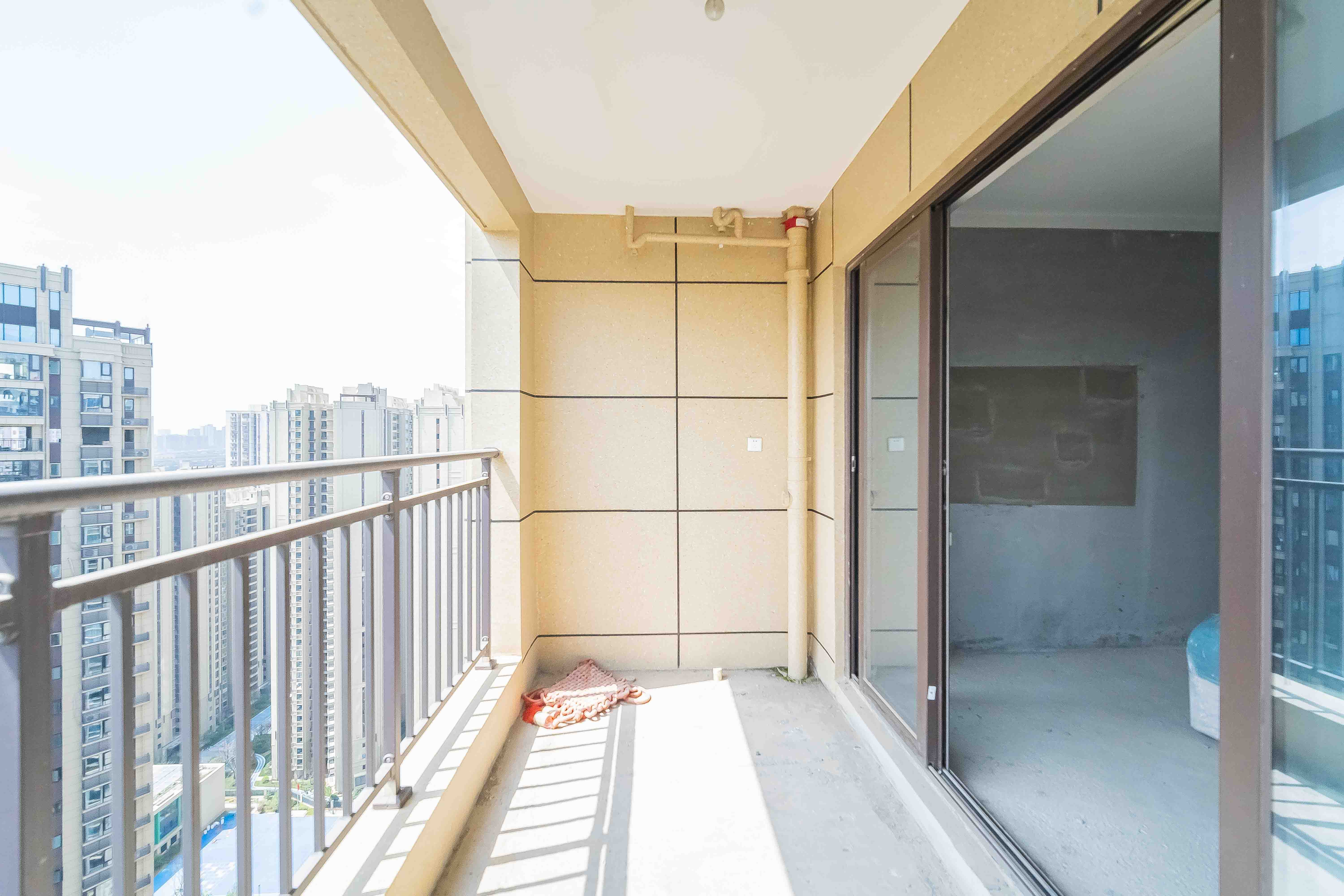 保利大都汇一期、二期 4室2厅2卫 135.0万 保利大都汇一期、二期 4室2厅2卫 135.0万其他