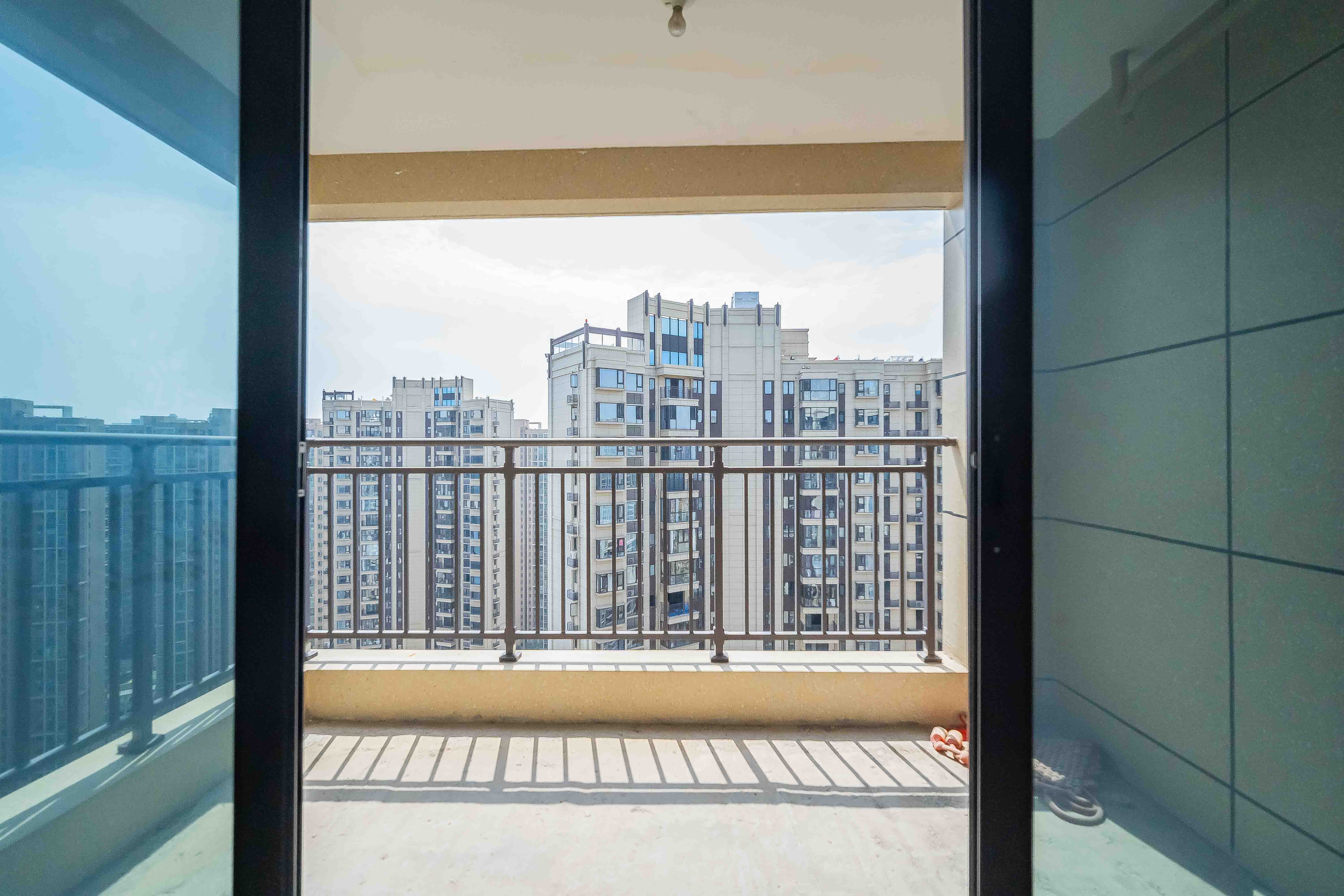 保利大都汇一期、二期 4室2厅2卫 135.0万 保利大都汇一期、二期 4室2厅2卫 135.0万其他