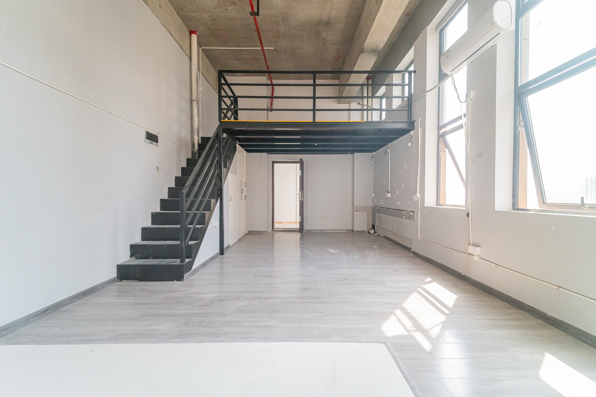 华润置地广场二期  1室1厅1卫    29.8万 华润置地广场二期  1室1厅1卫    29.8万客厅