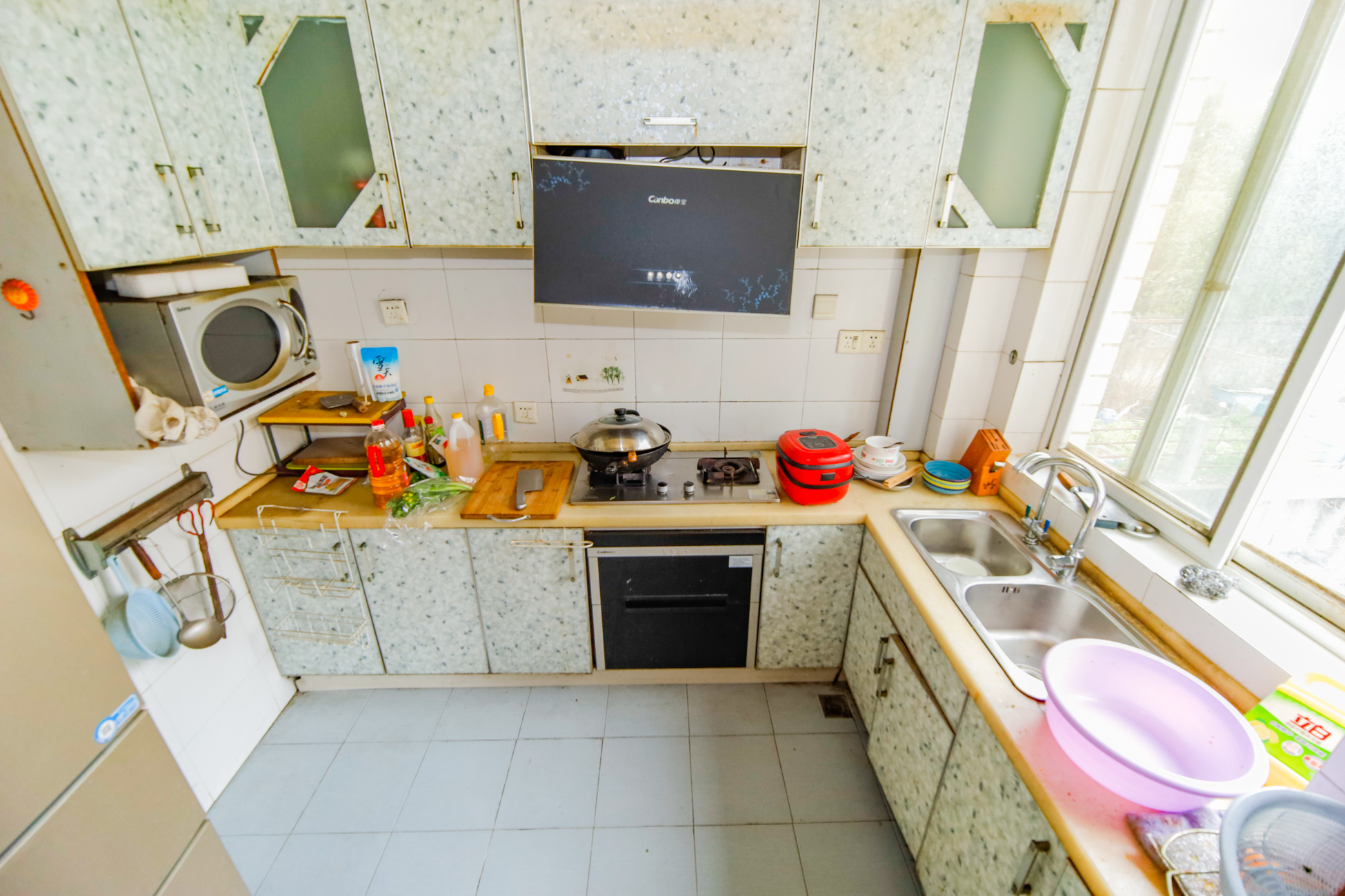 德馨园  4室2厅2卫    52.8万 德馨园  4室2厅2卫    52.8万厨房