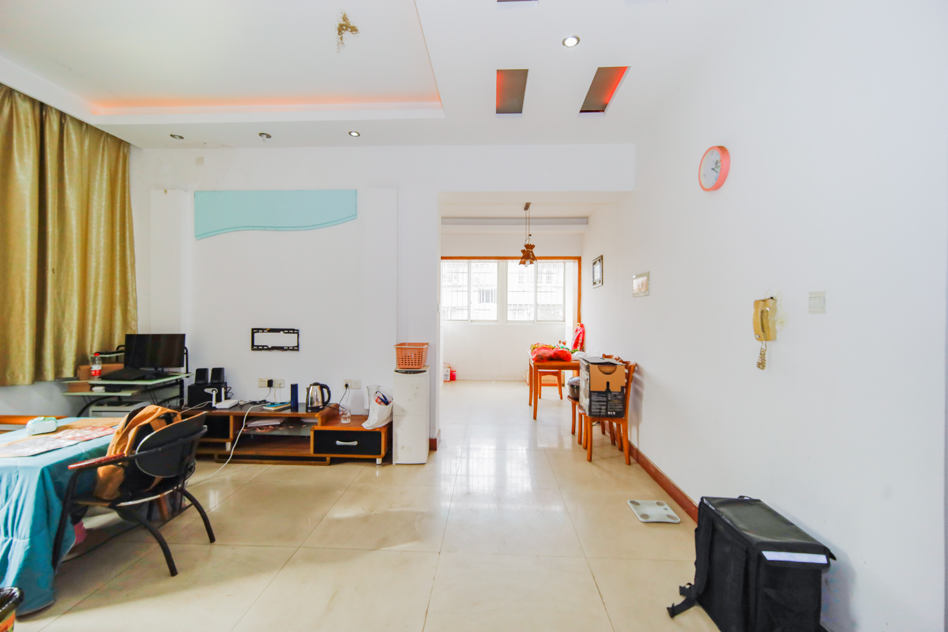 德馨园  4室2厅2卫    52.8万 德馨园  4室2厅2卫    52.8万客厅