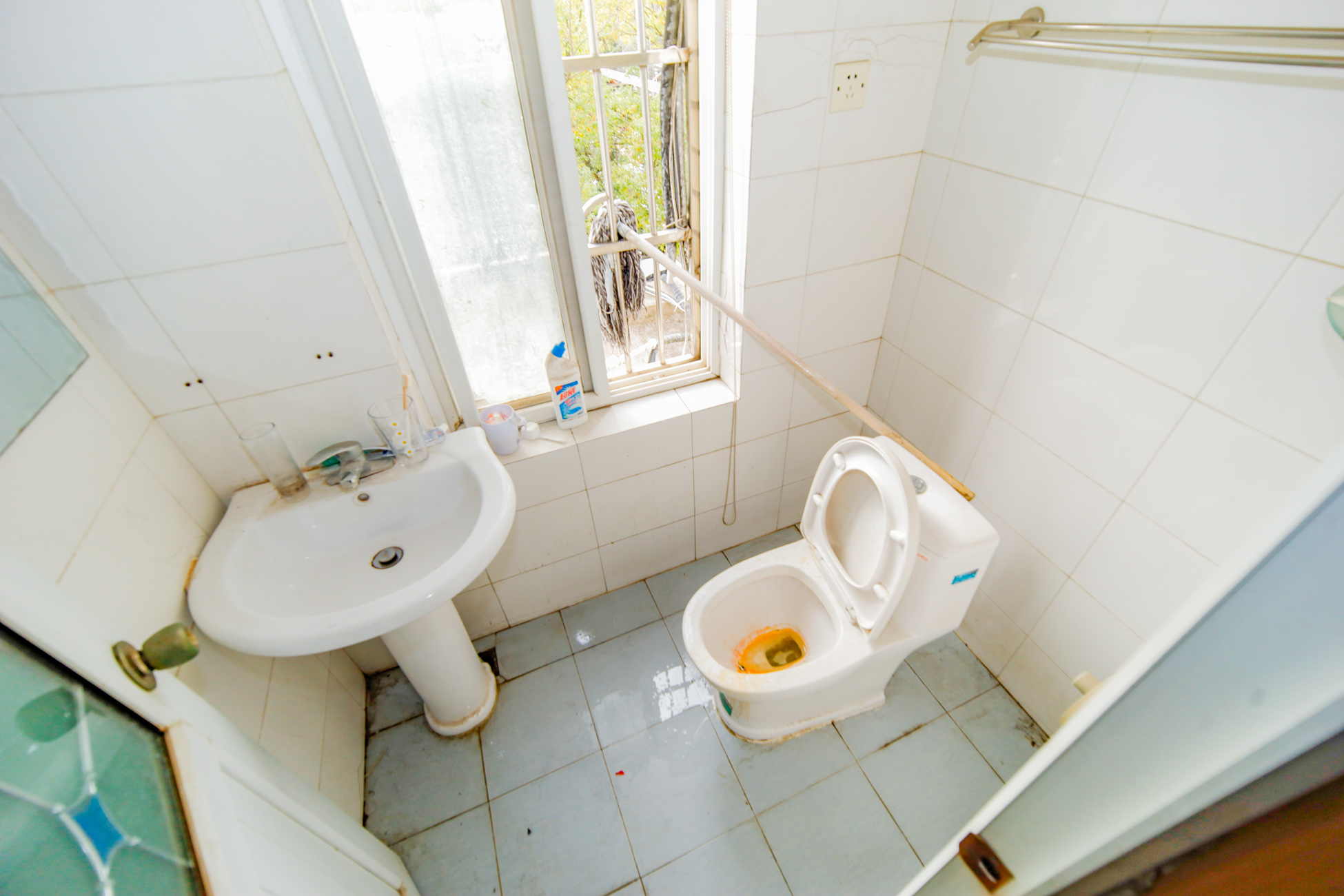 德馨园  4室2厅2卫    52.8万 德馨园  4室2厅2卫    52.8万卫生间