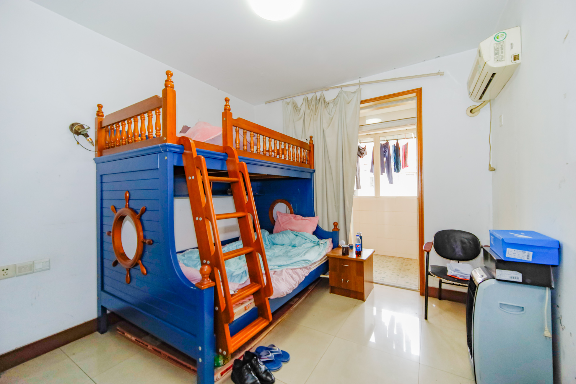 德馨园  4室2厅2卫    52.8万 德馨园  4室2厅2卫    52.8万卧室