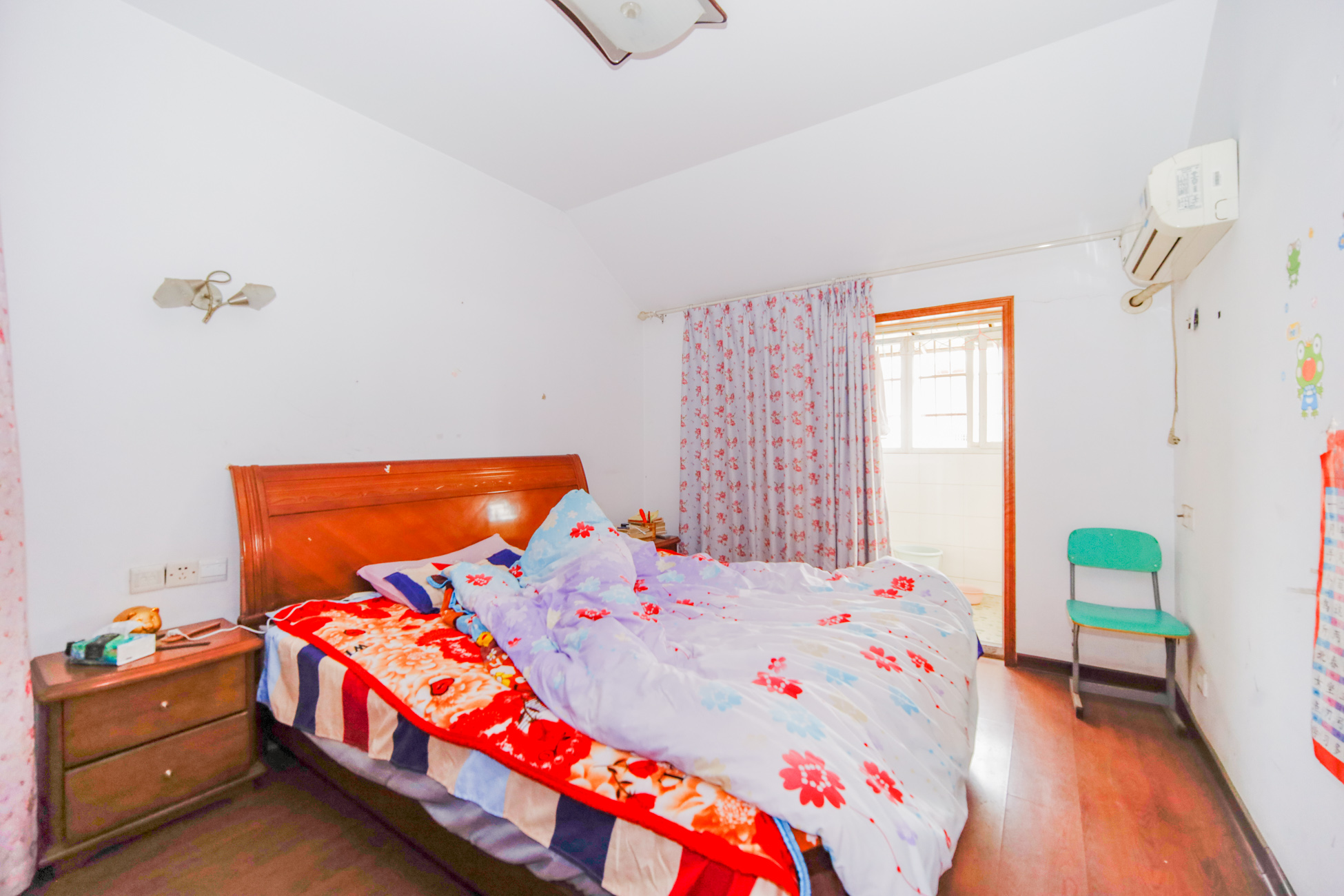 德馨园  4室2厅2卫    52.8万 德馨园  4室2厅2卫    52.8万卧室