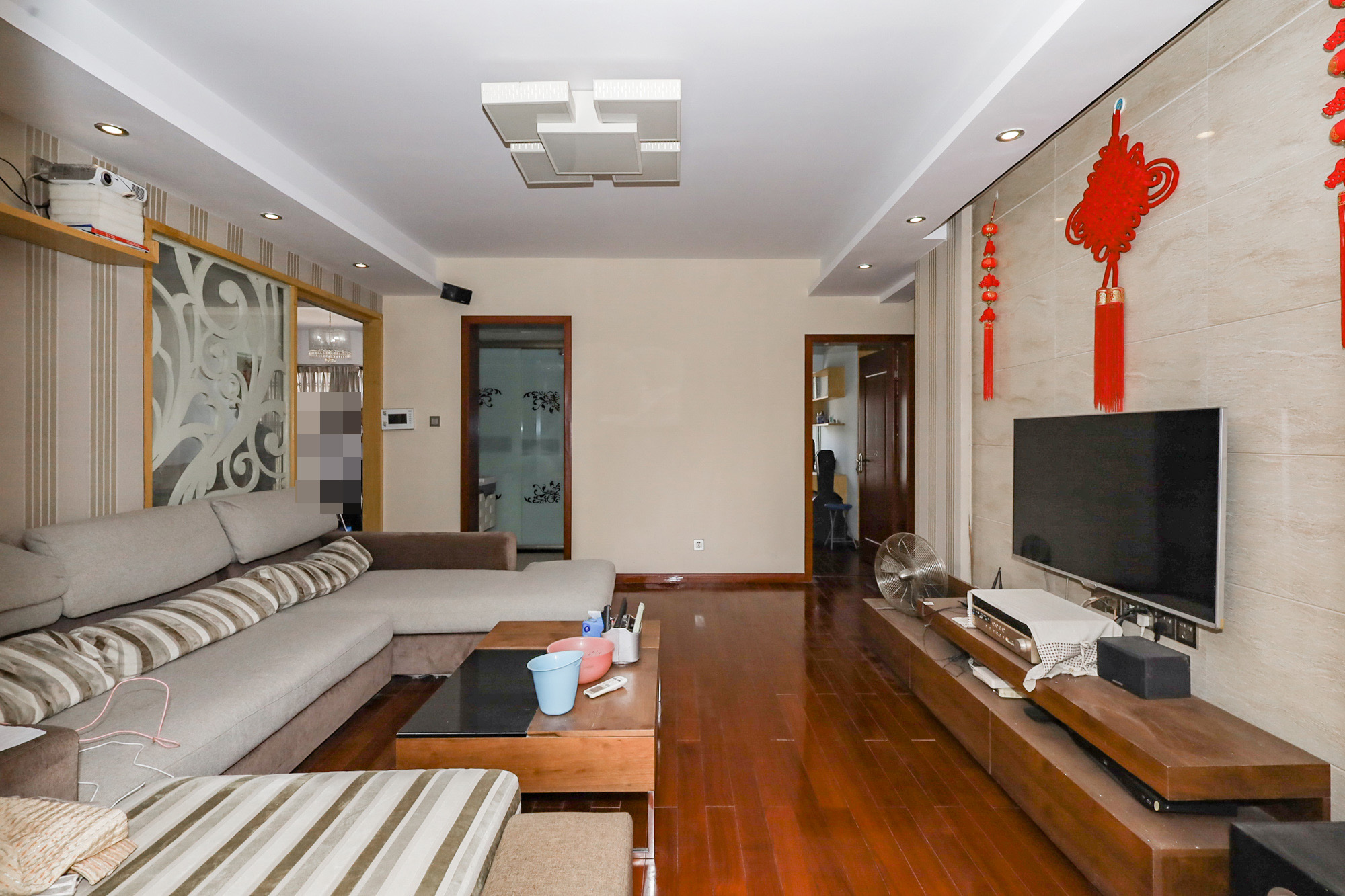 钰龙天下一期  3室2厅2卫    248.0万 钰龙天下一期  3室2厅2卫    248.0万客厅