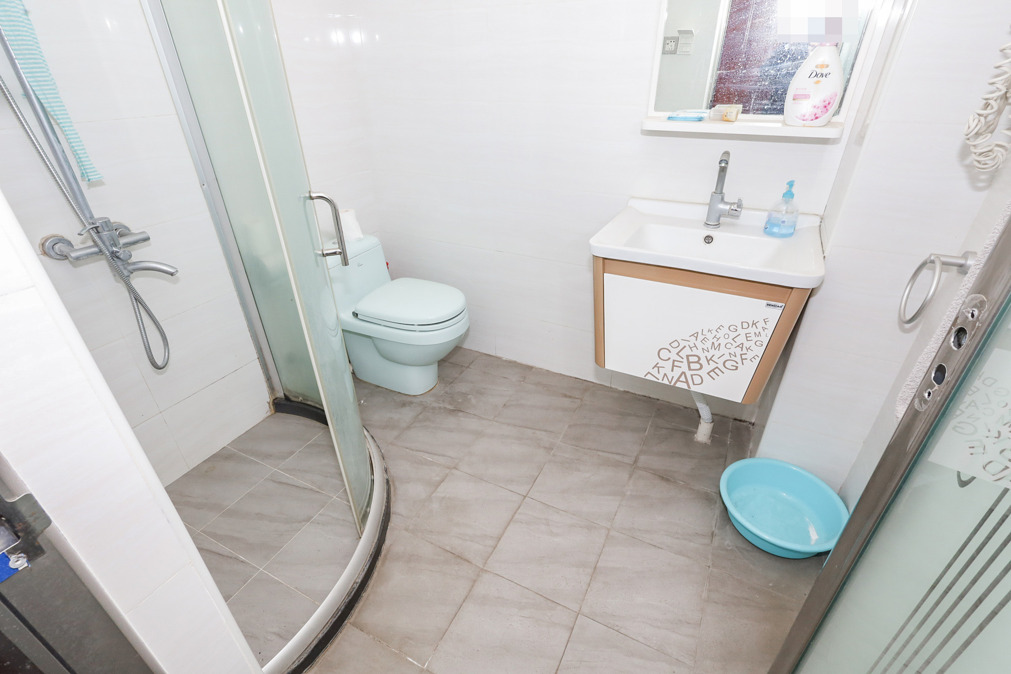 钰龙天下一期  3室2厅2卫    248.0万 钰龙天下一期  3室2厅2卫    248.0万卫生间