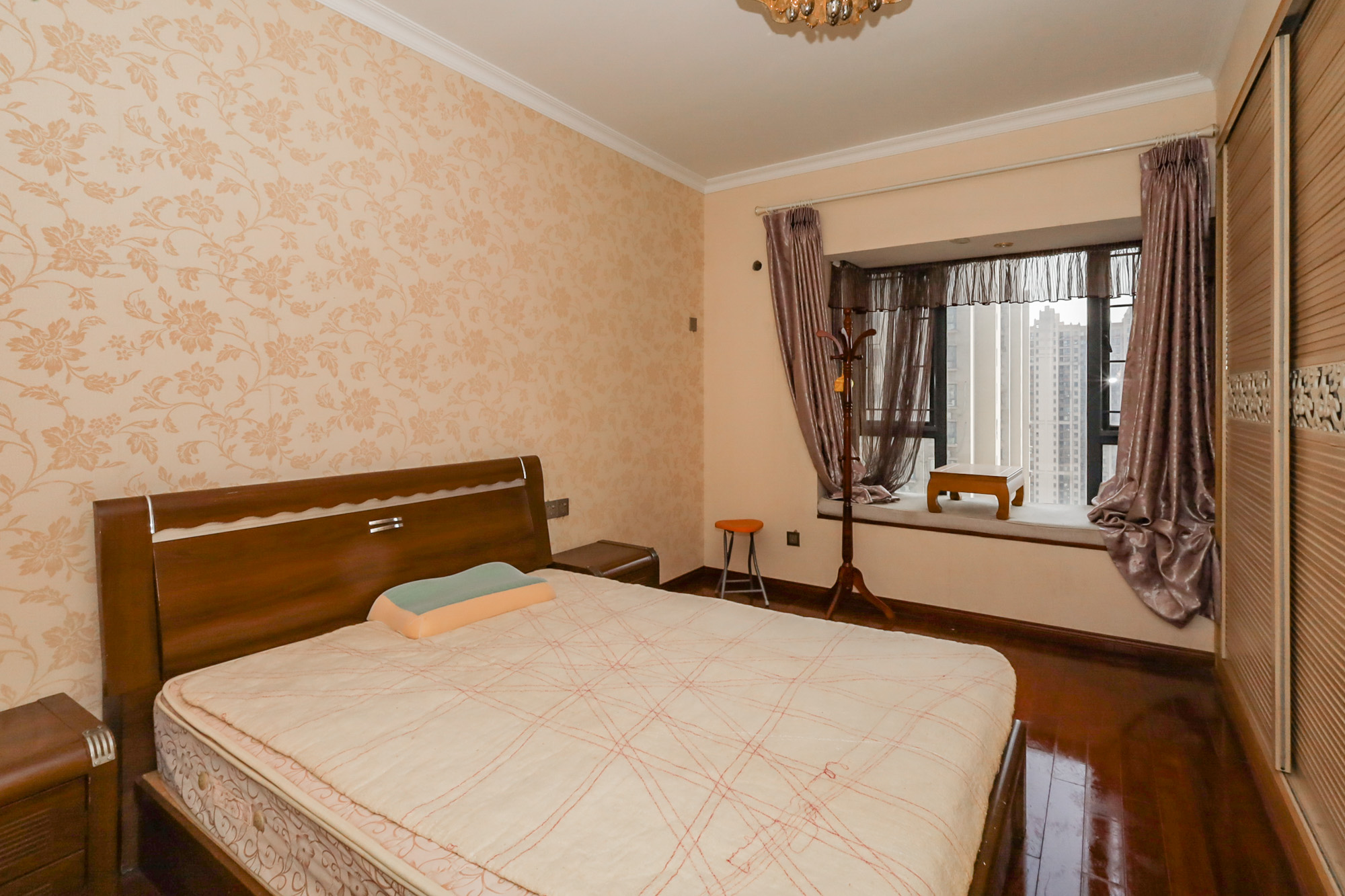 钰龙天下一期  3室2厅2卫    248.0万 钰龙天下一期  3室2厅2卫    248.0万卧室