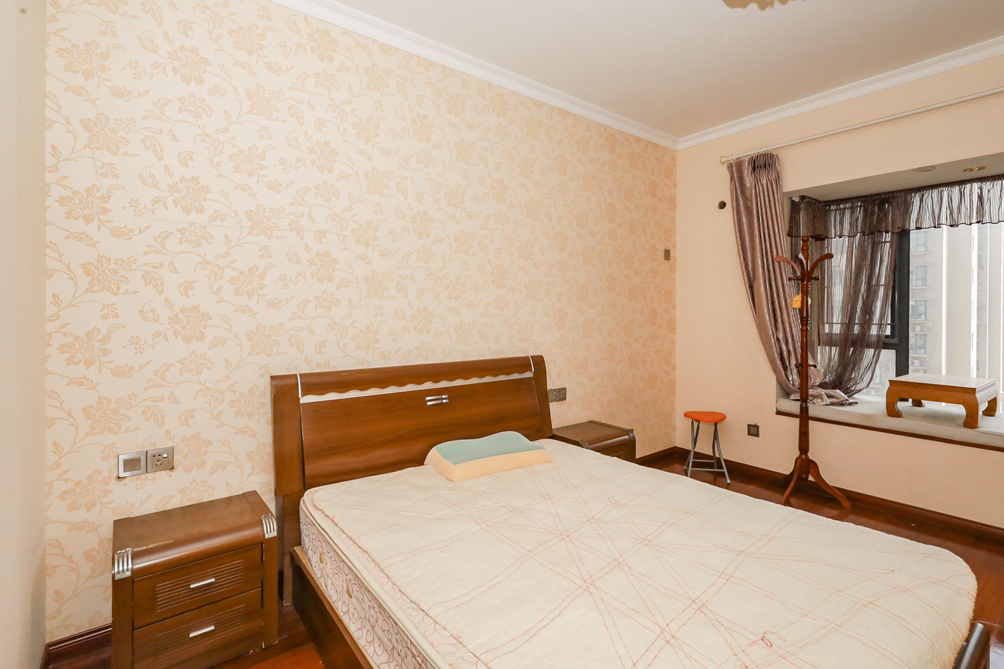 钰龙天下一期  3室2厅2卫    248.0万 钰龙天下一期  3室2厅2卫    248.0万卧室