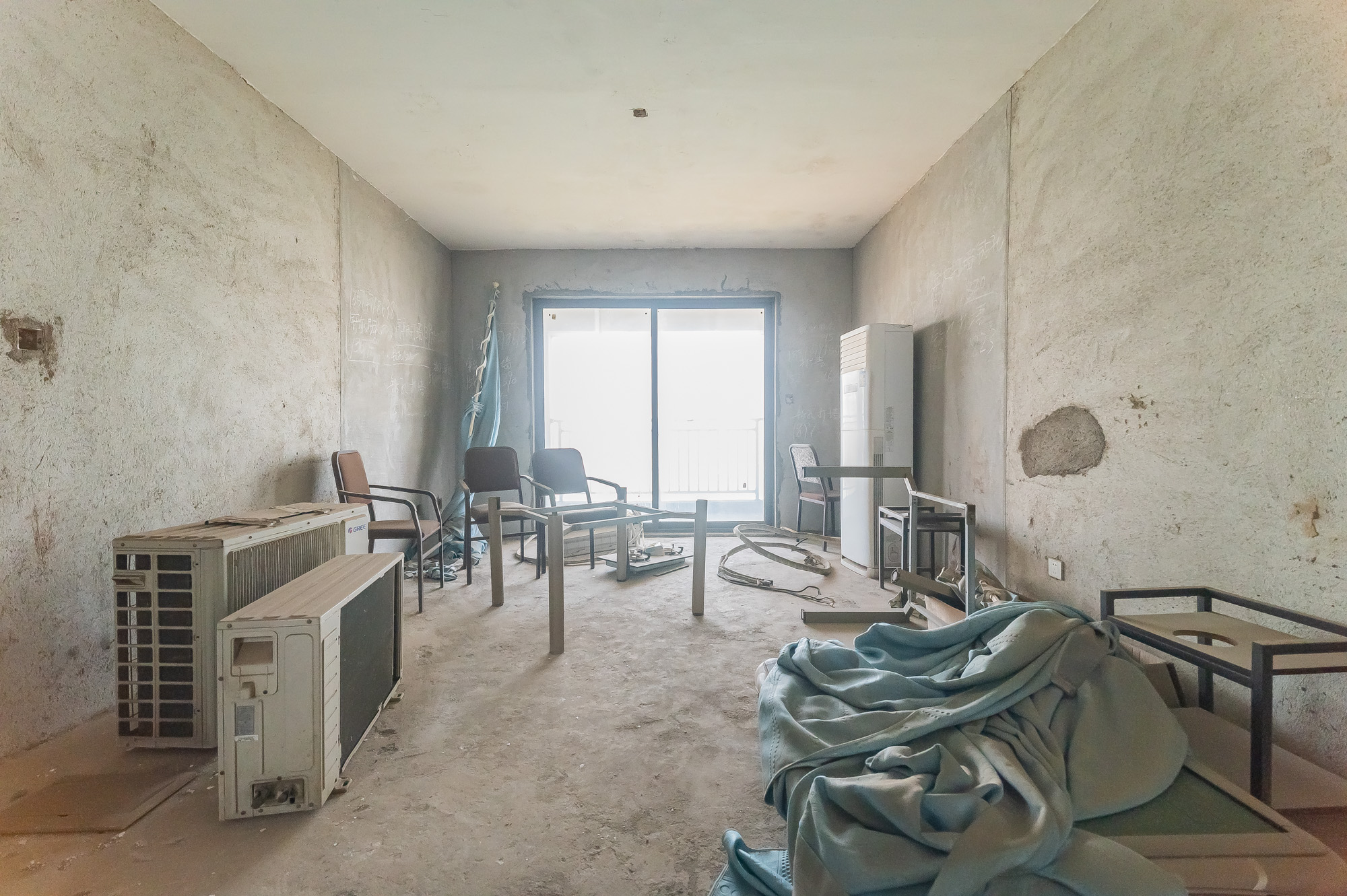 国泰九龙湾 3室2厅1卫 118.0万 国泰九龙湾 3室2厅1卫 118.0万客厅