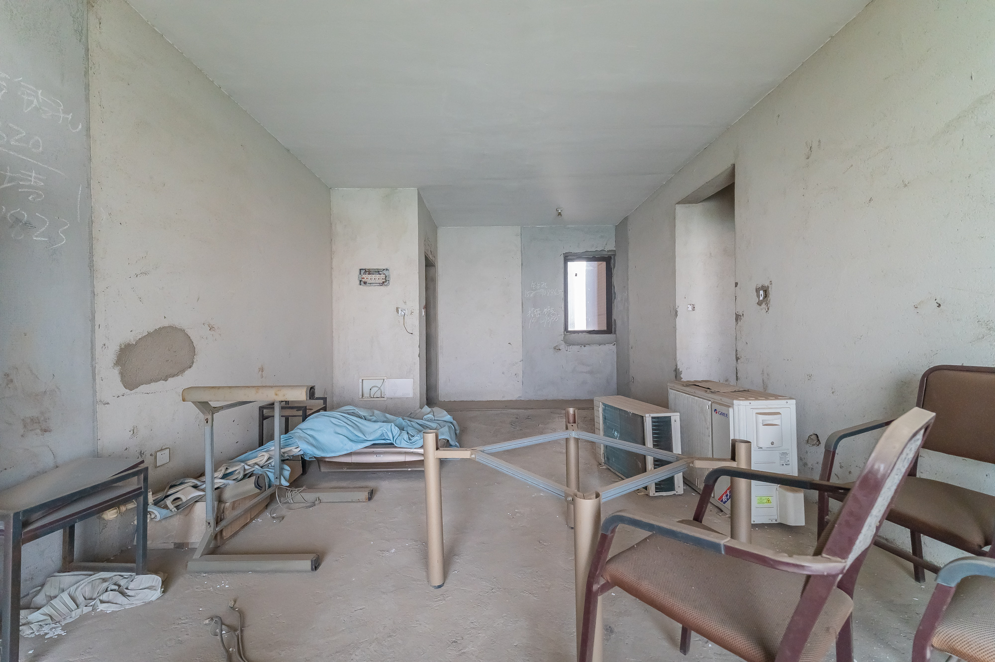 国泰九龙湾 3室2厅1卫 118.0万 国泰九龙湾 3室2厅1卫 118.0万客厅