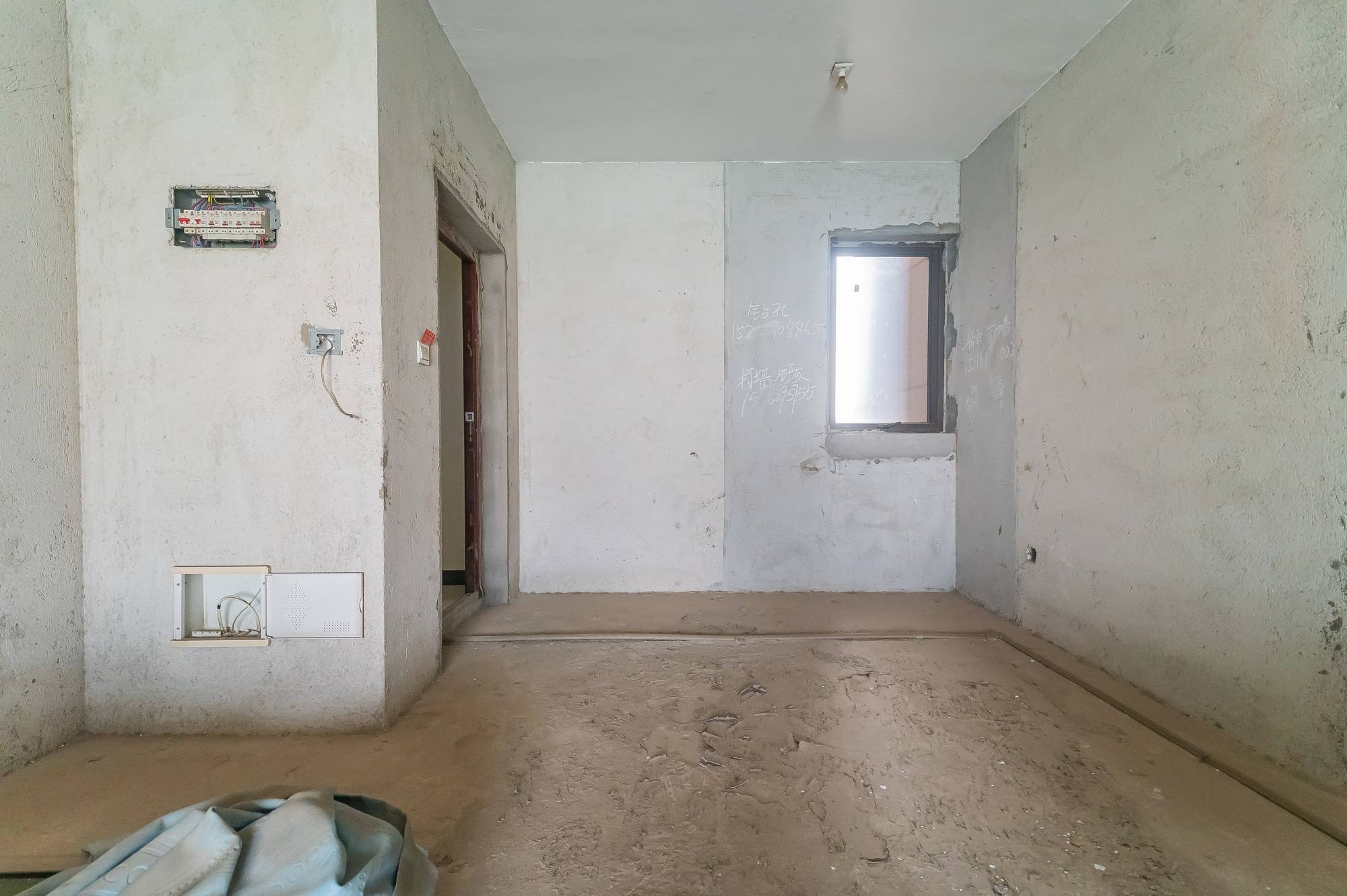 国泰九龙湾 3室2厅1卫 118.0万 国泰九龙湾 3室2厅1卫 118.0万客厅