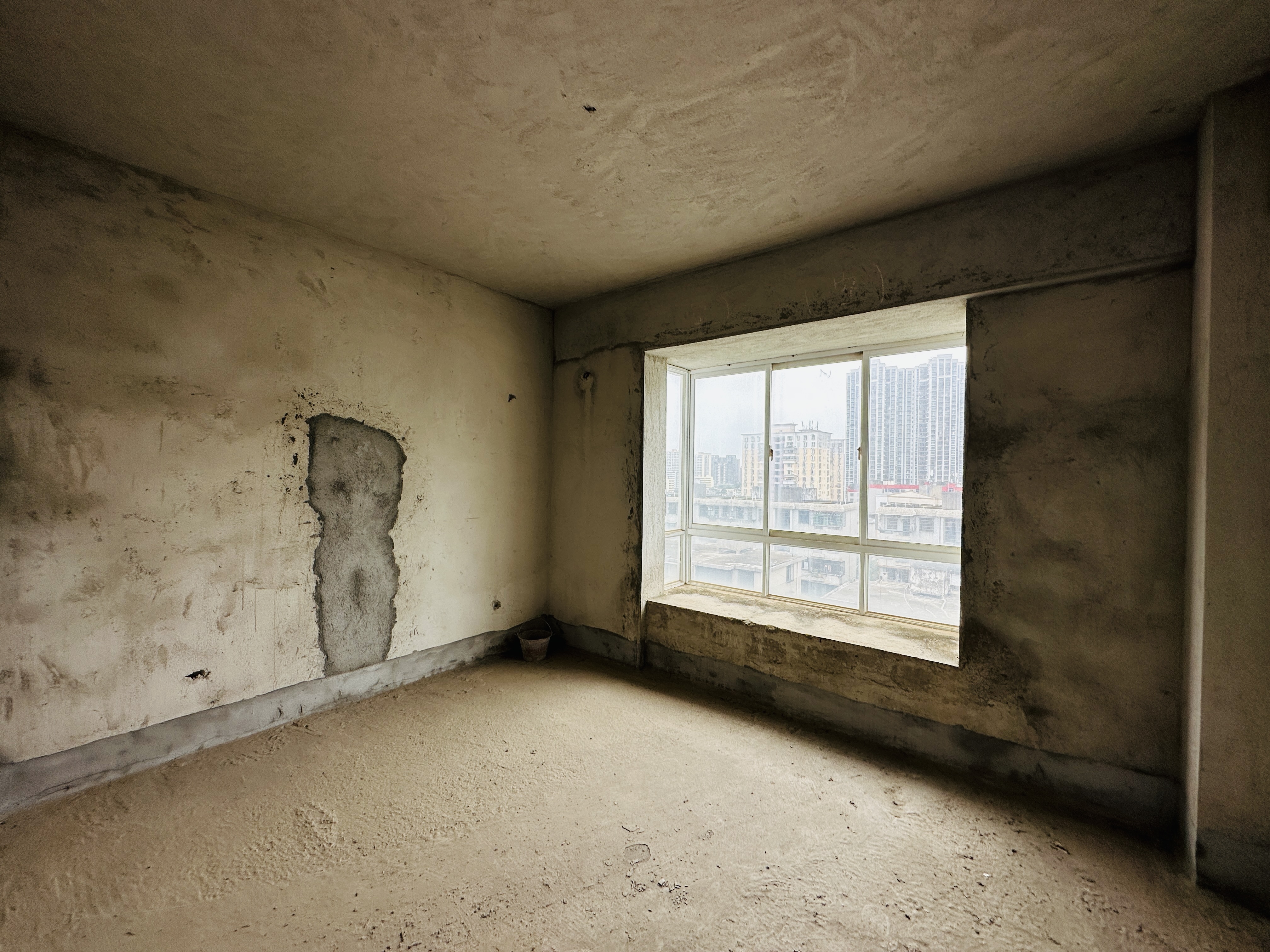 蓝水湾一期  4室2厅4卫    289.0万 蓝水湾一期  4室2厅4卫    289.0万卧室