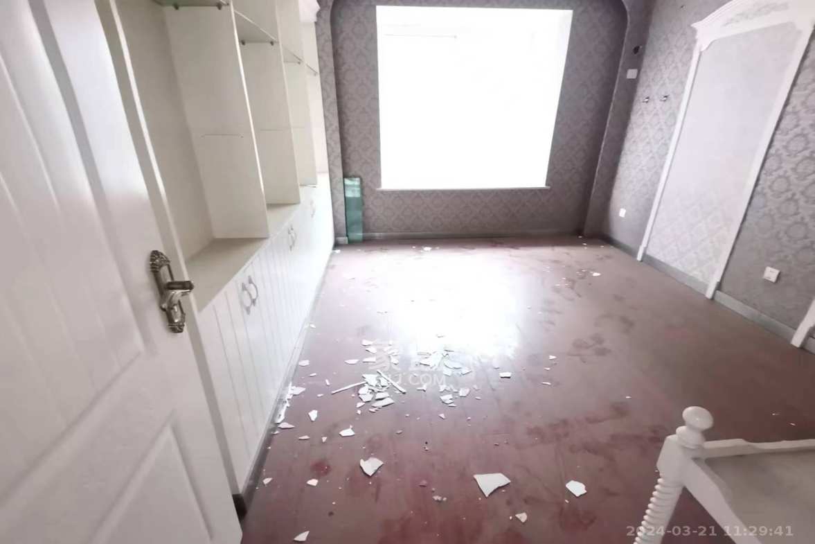 丽景新贵 3室2厅2卫 3000.00元/月 丽景新贵 3室2厅2卫 3000.00元/月室内图