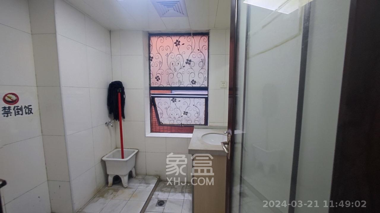 山水华景  6室2厅2卫   9500.00元/月室内图