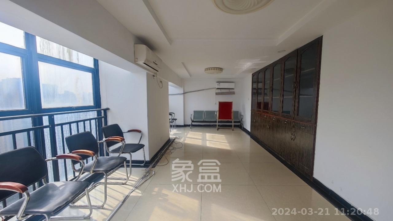 山水华景  6室2厅2卫   9500.00元/月室内图