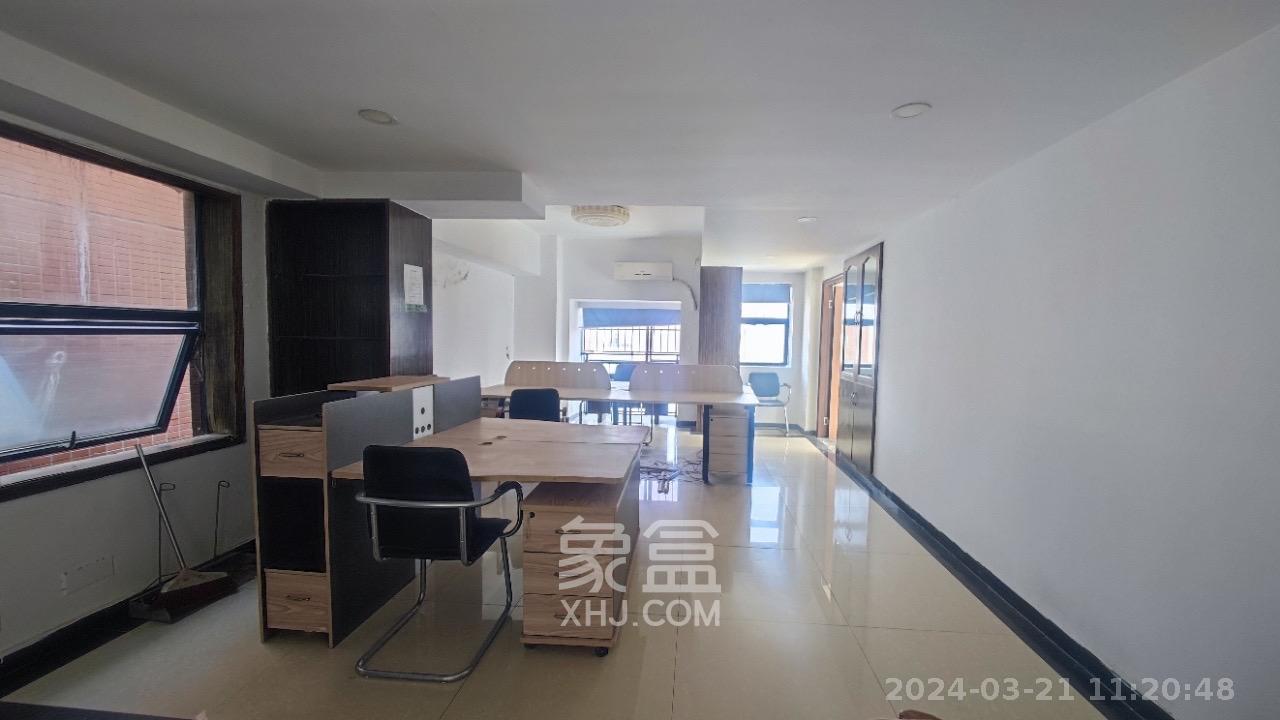 山水华景  6室2厅2卫   9500.00元/月室内图