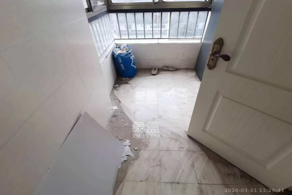 丽景新贵 3室2厅2卫 3000.00元/月 丽景新贵 3室2厅2卫 3000.00元/月室内图