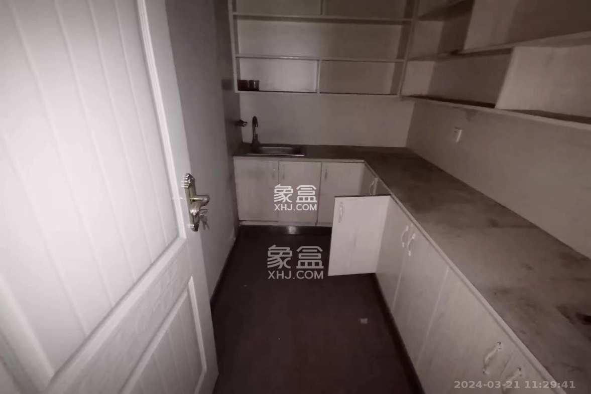 丽景新贵 3室2厅2卫 3000.00元/月 丽景新贵 3室2厅2卫 3000.00元/月室内图