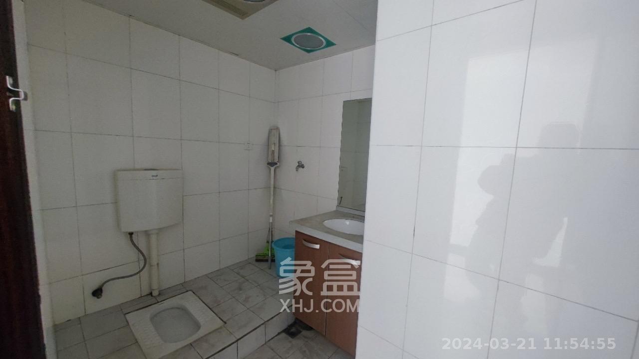 山水华景  6室2厅2卫   9500.00元/月室内图