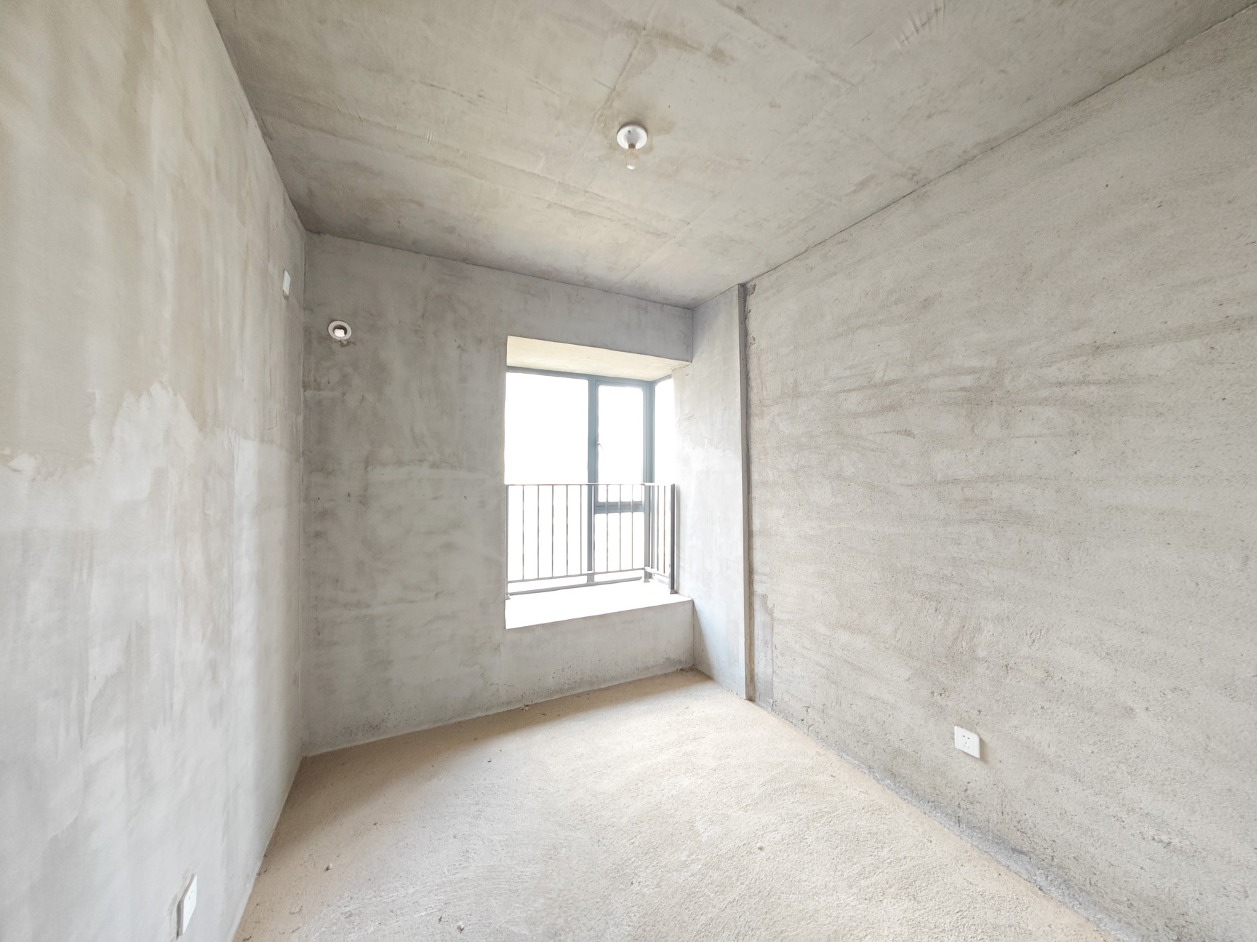 中建嘉和城  4室2厅2卫   123.00万其他