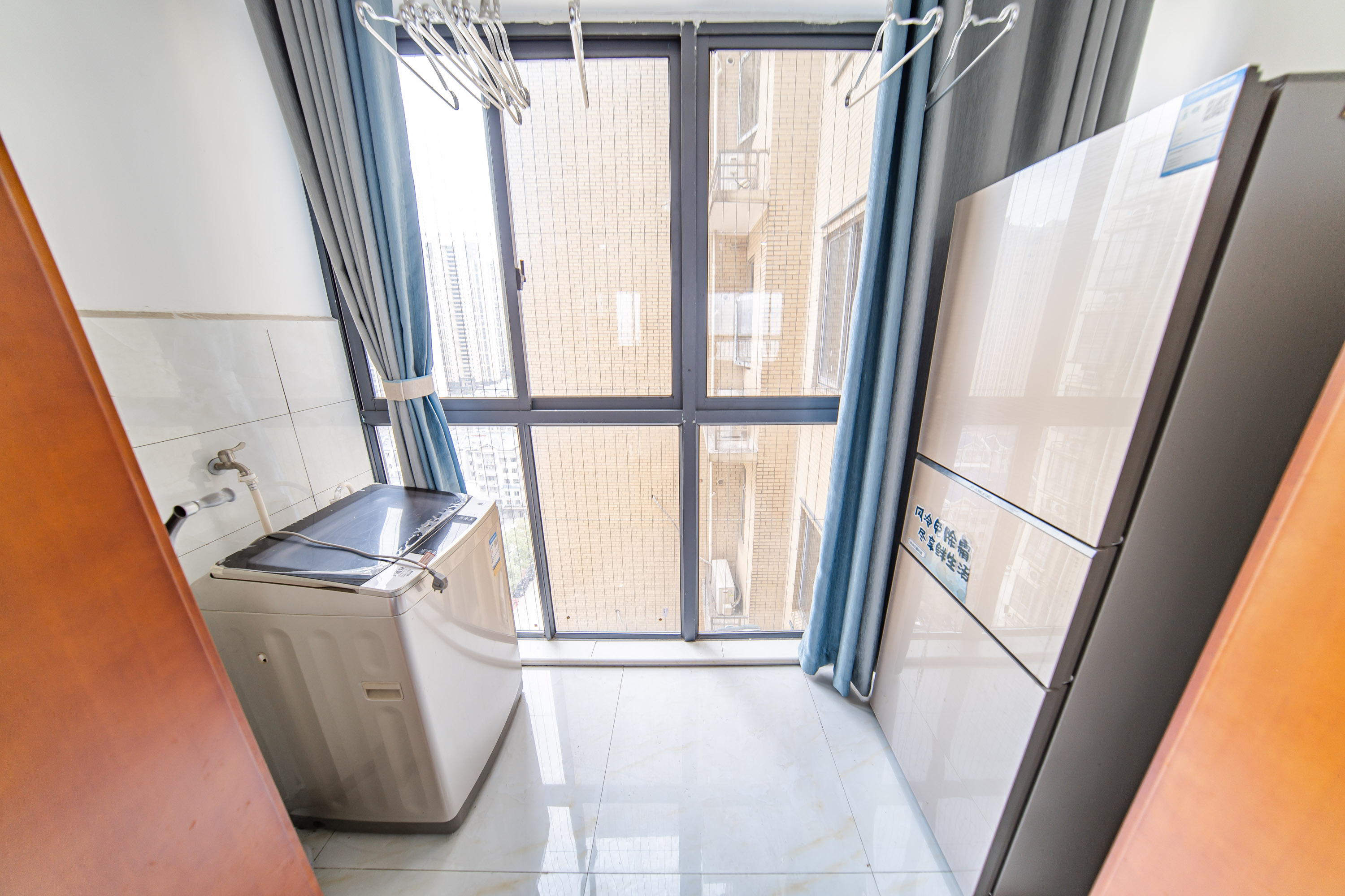 荣升家园(湘江熙岸) 3室2厅1卫 98.0万 荣升家园(湘江熙岸) 3室2厅1卫 98.0万阳台