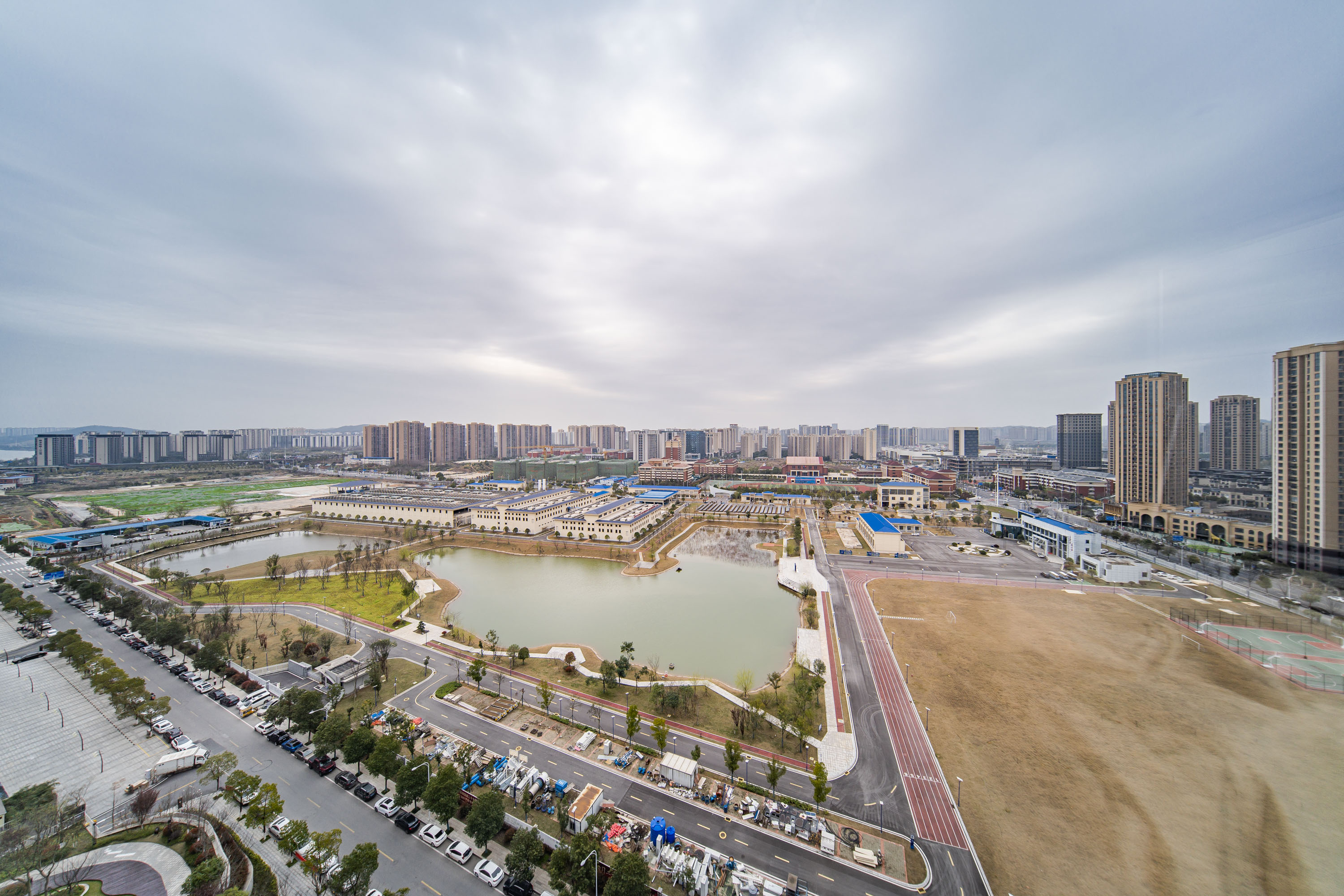 珠江颐德公馆  4室2厅3卫   400.00万其他