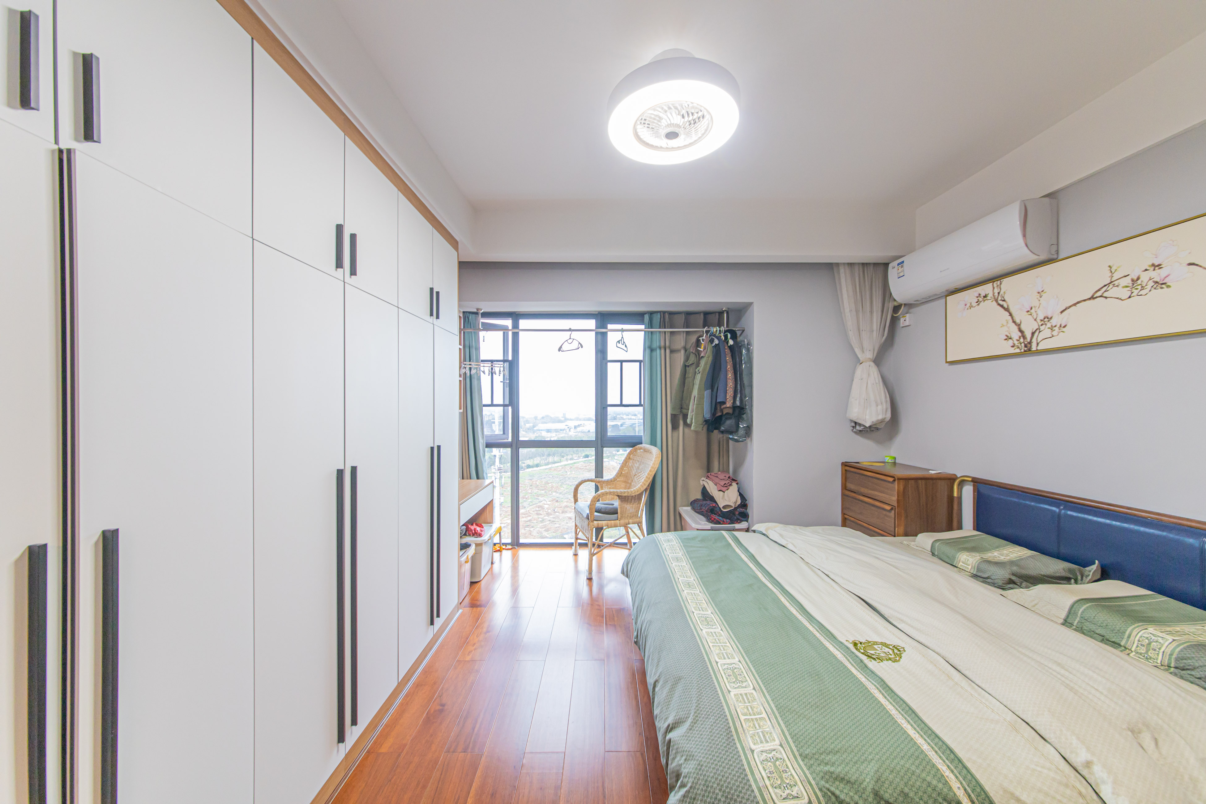 九峰远见 1室1厅1卫 55.0万 九峰远见 1室1厅1卫 55.0万卧室