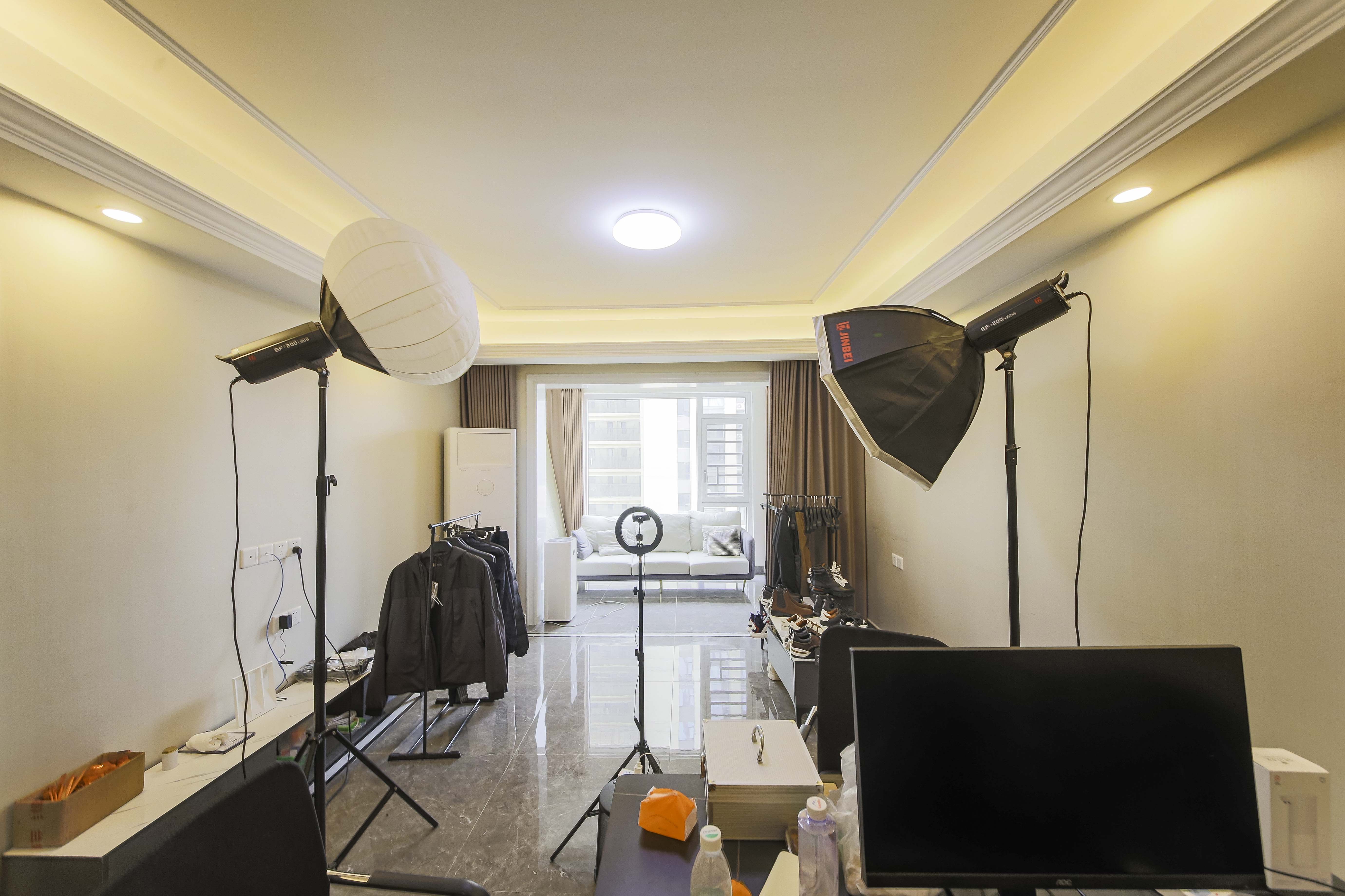 中海珑悦府  4室2厅2卫    130.0万 中海珑悦府  4室2厅2卫    130.0万客厅