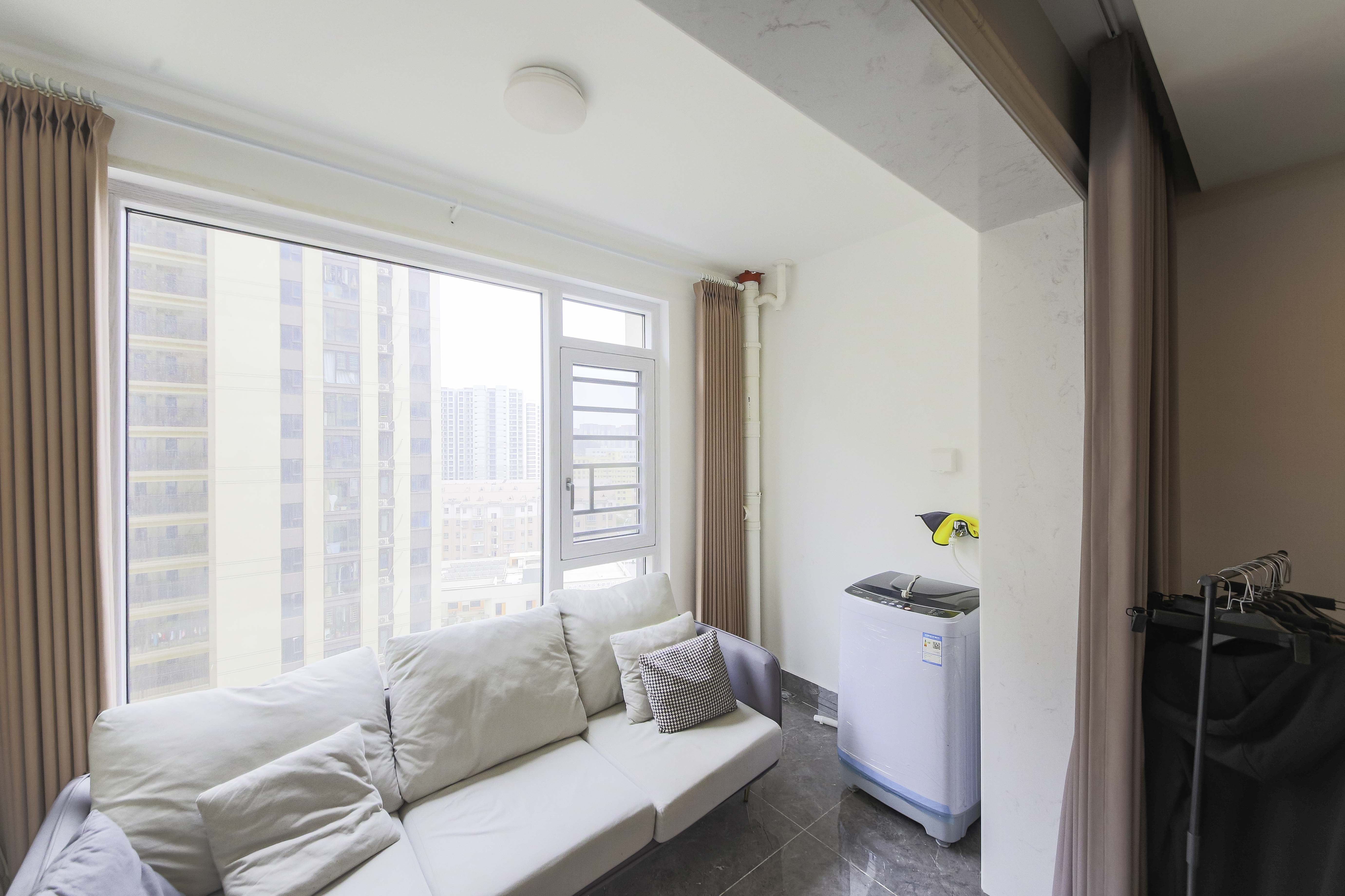 中海珑悦府  4室2厅2卫    130.0万 中海珑悦府  4室2厅2卫    130.0万阳台