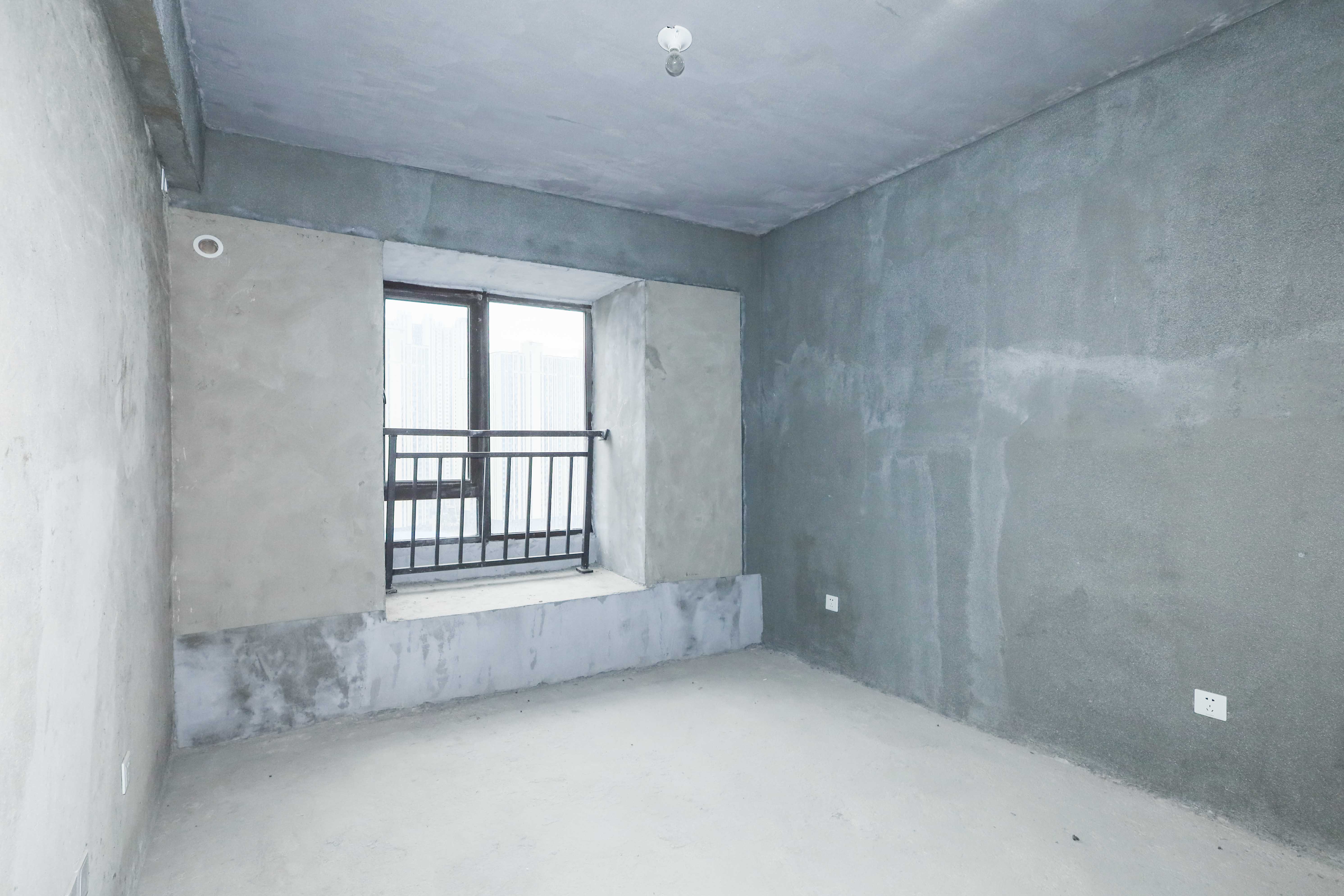 中国铁建梅溪青秀三期  3室2厅2卫   135.00万卧室