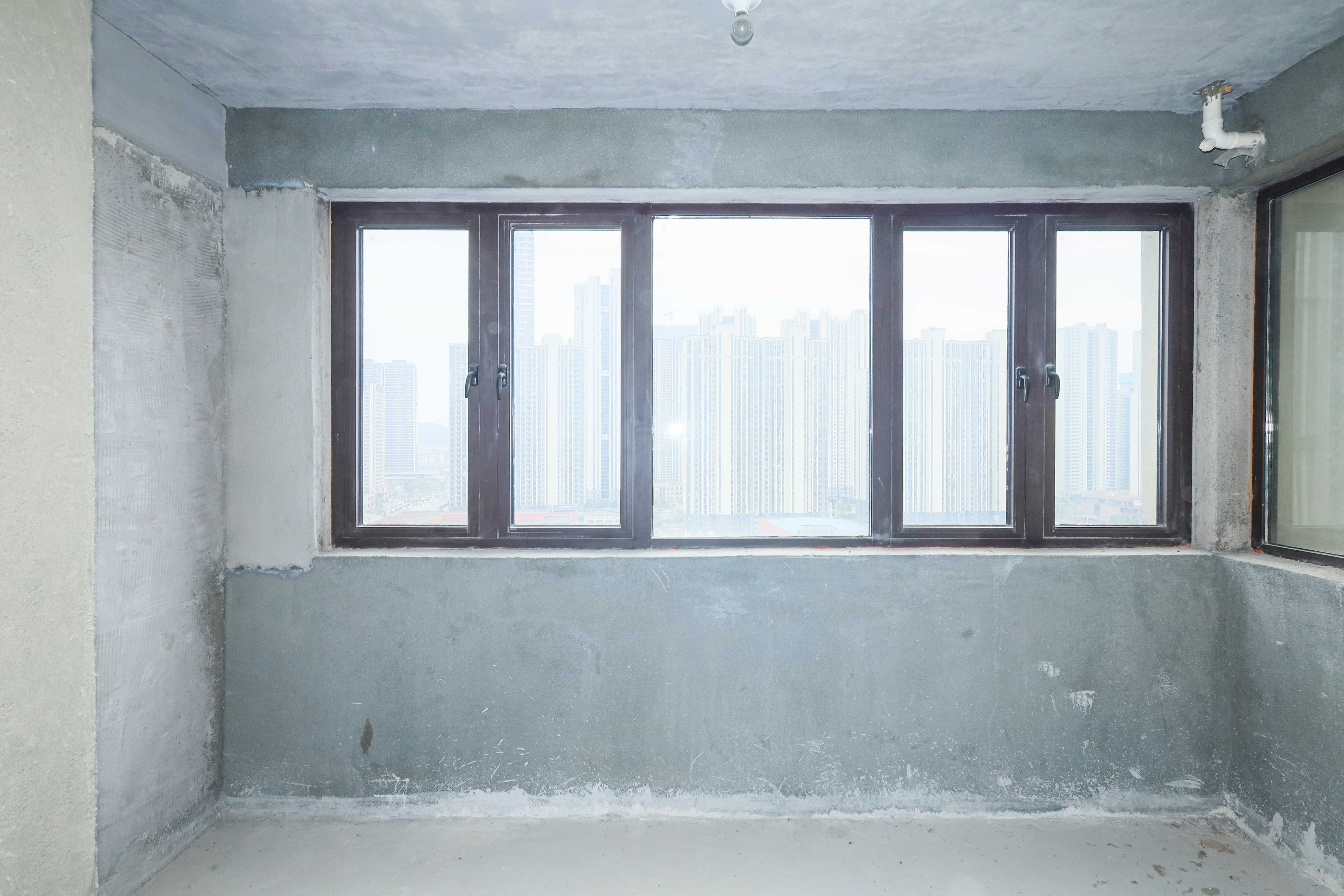 中国铁建梅溪青秀三期  3室2厅2卫   135.00万阳台