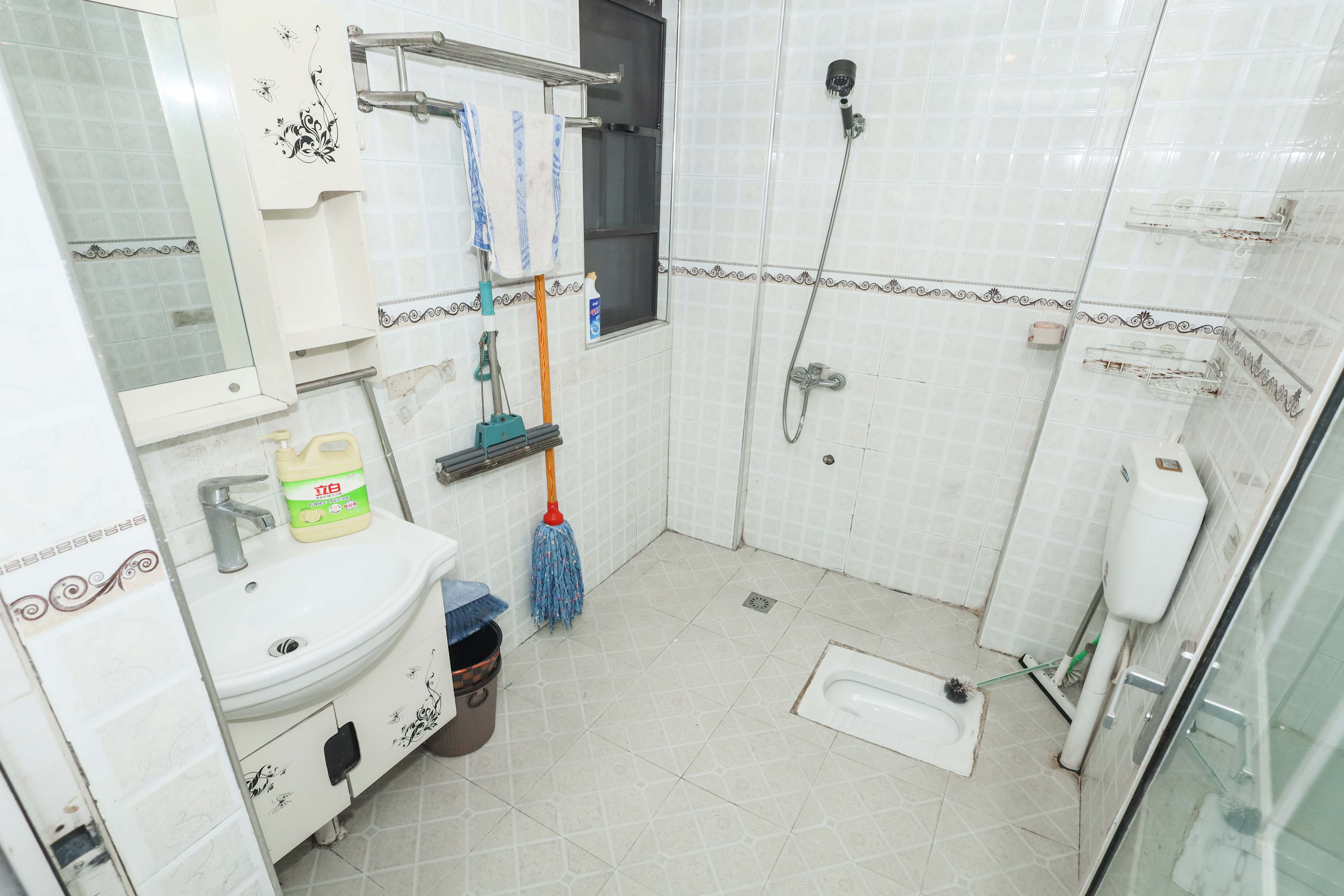 保利麓谷林语E区  3室1厅1卫   89.80万卫生间
