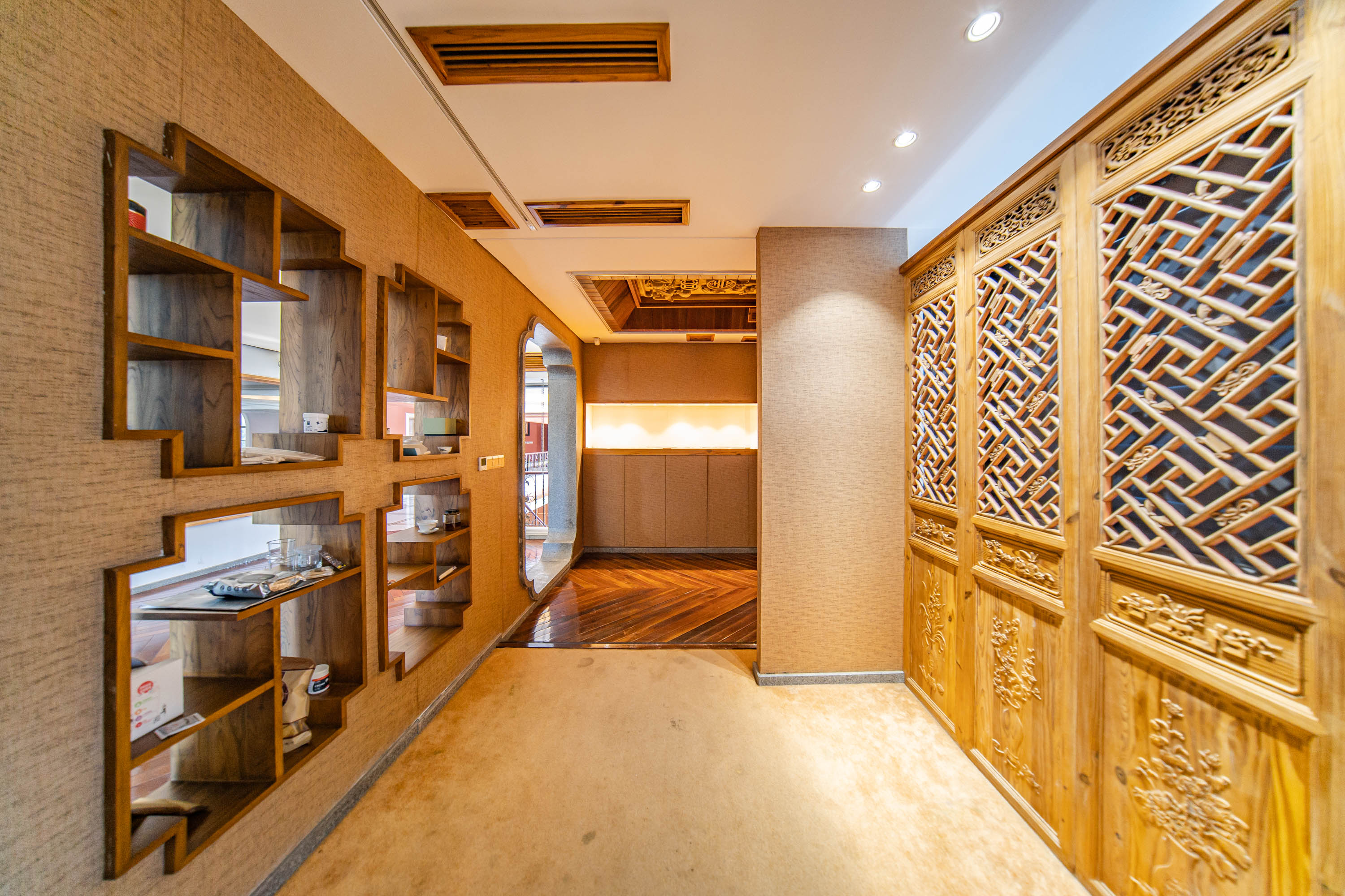 卓越麓山别墅（麓山峰境产权麓山花苑）  10室5厅10卫   4800.00万卧室