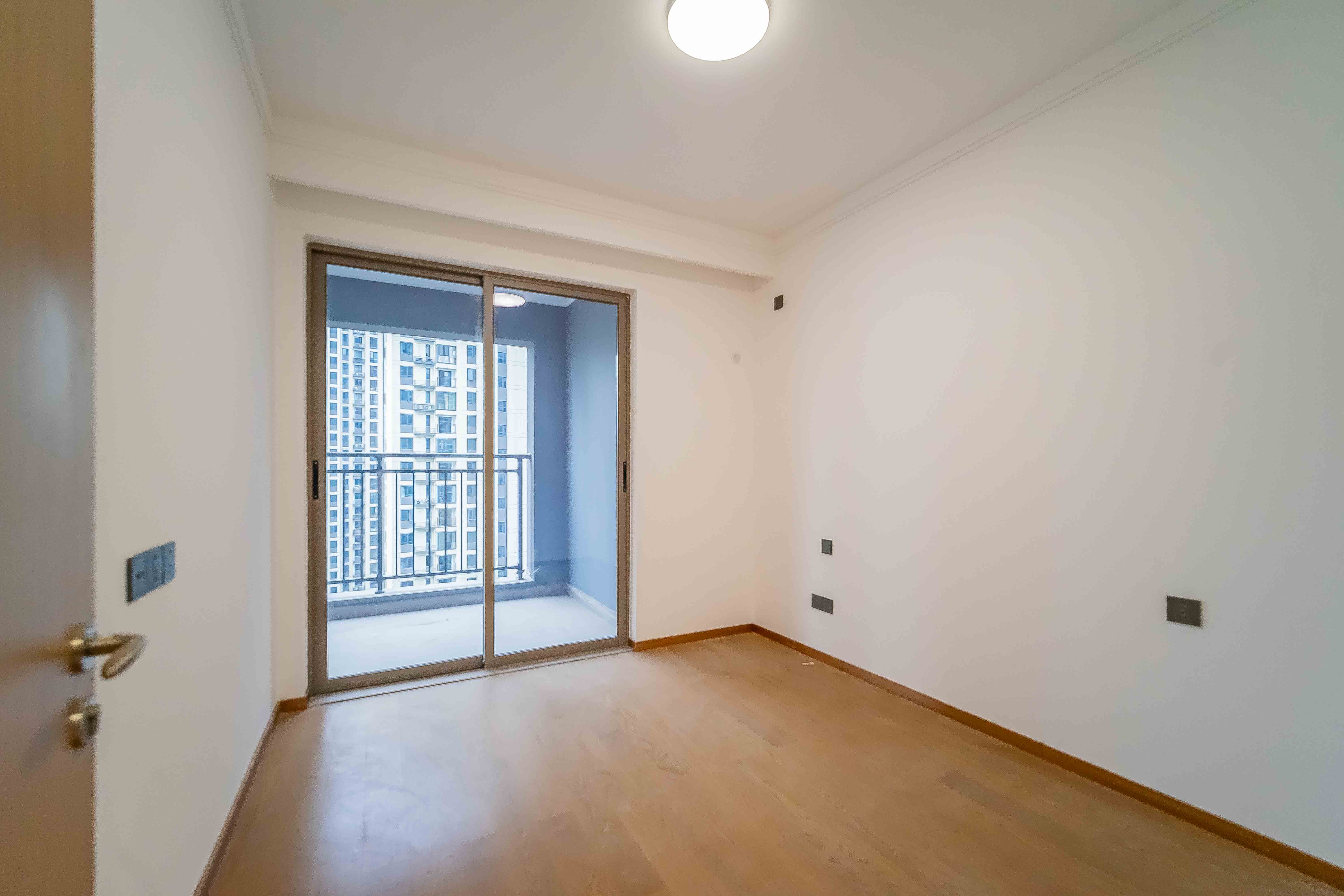 旭辉雨花郡  3室2厅2卫    169.5万卧室