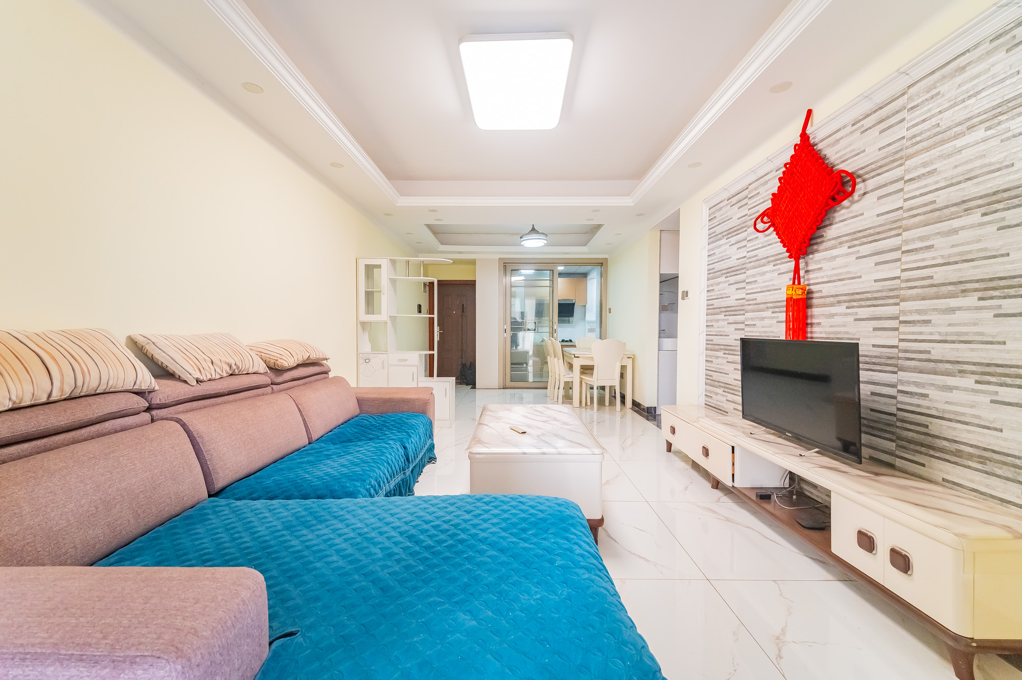 华润置地广场二期  3室2厅1卫    85.0万 华润置地广场二期  3室2厅1卫    85.0万客厅