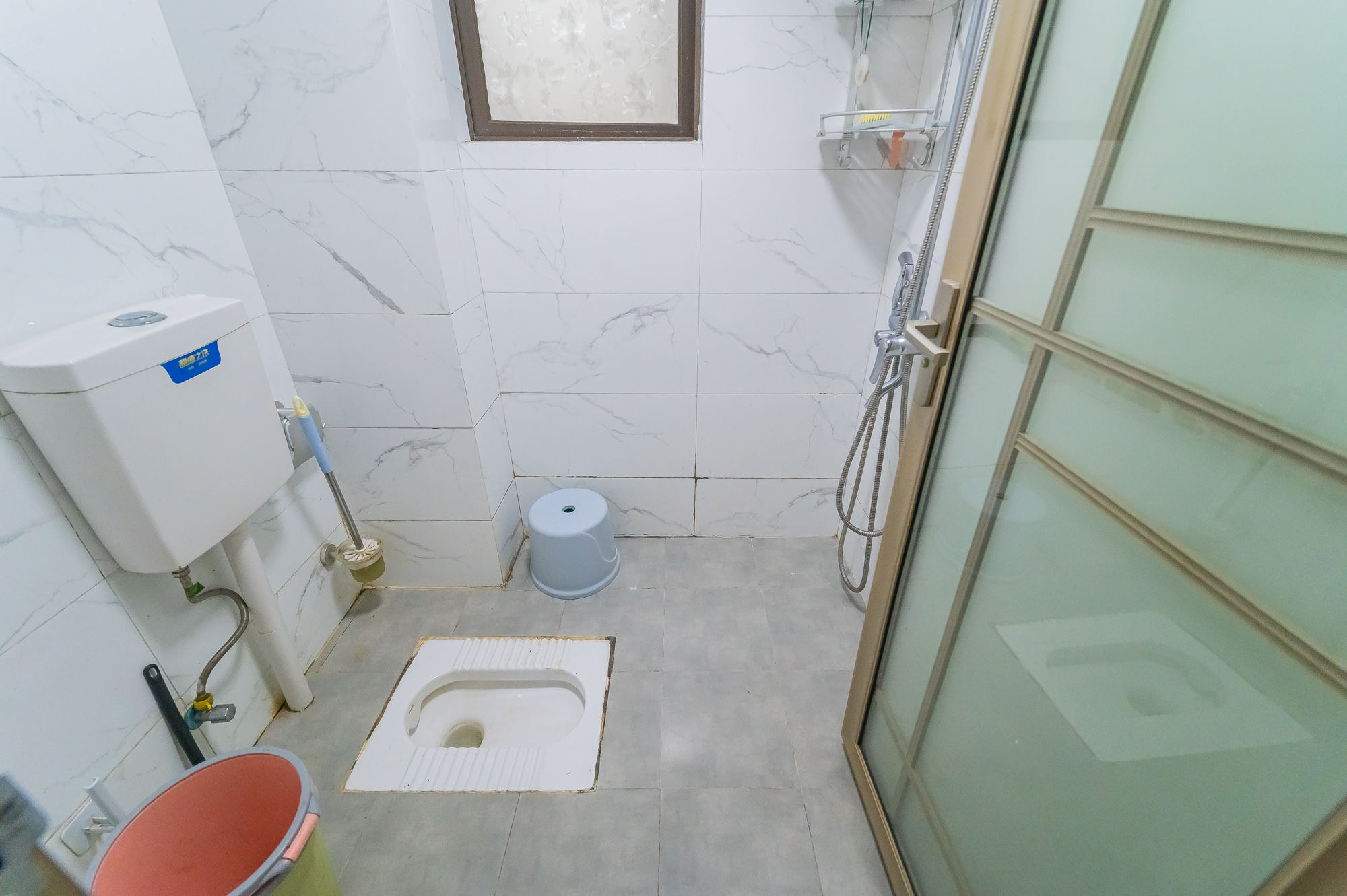 华润置地广场二期  3室2厅1卫    85.0万 华润置地广场二期  3室2厅1卫    85.0万卫生间