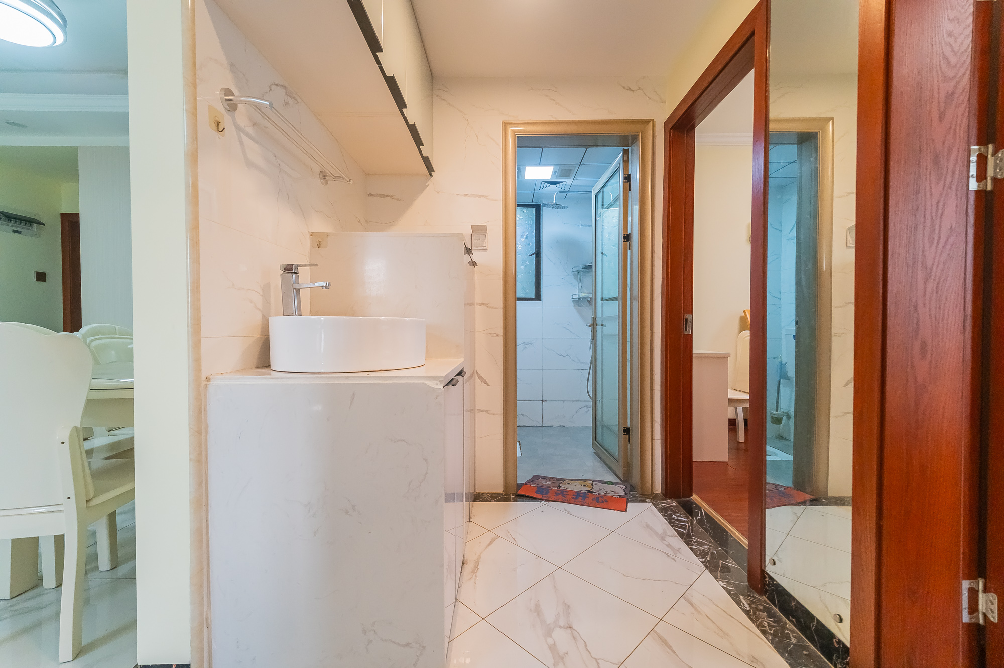 华润置地广场二期  3室2厅1卫    85.0万 华润置地广场二期  3室2厅1卫    85.0万卫生间