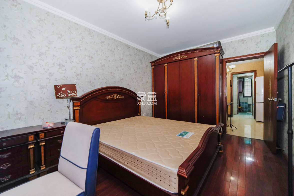 三湘小区  3室2厅1卫    62.0万 三湘小区  3室2厅1卫    62.0万卧室