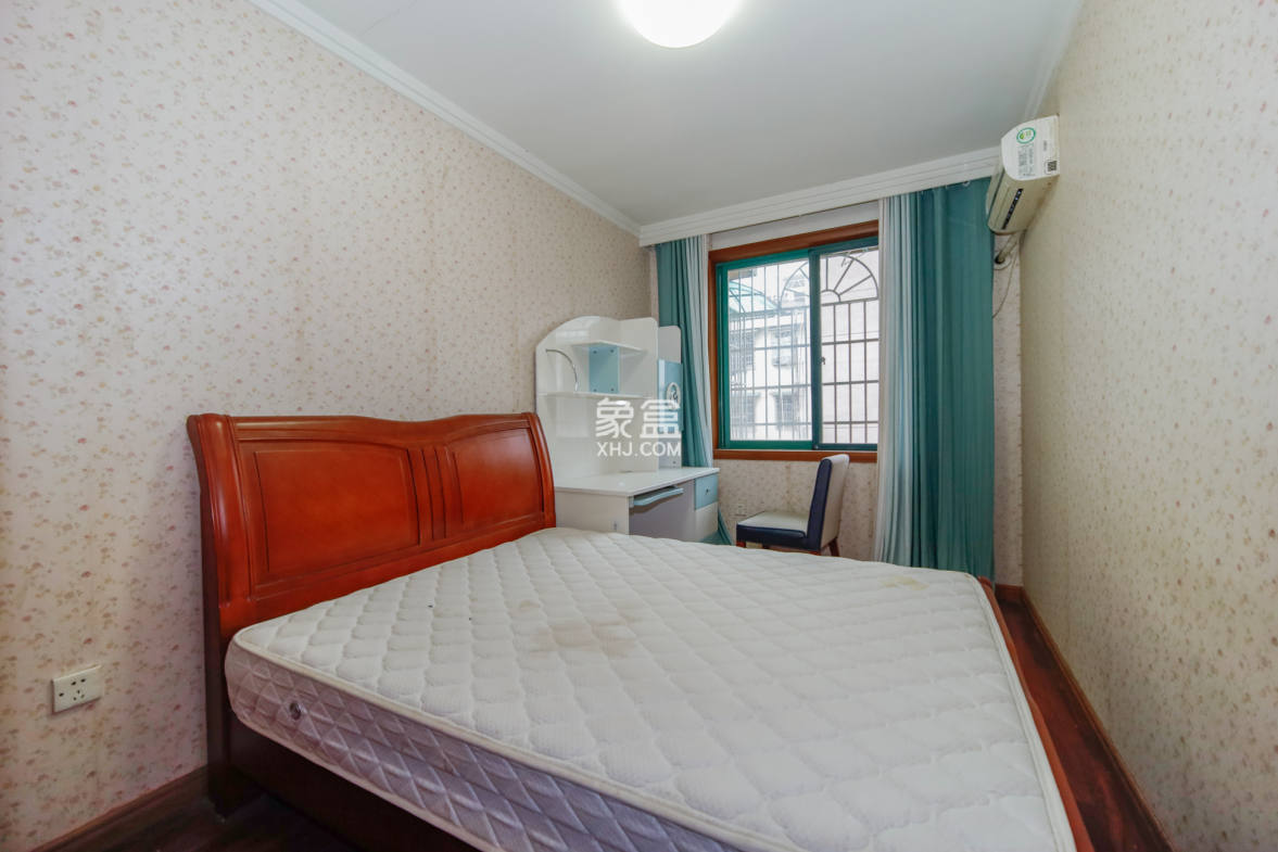 三湘小区  3室2厅1卫    62.0万 三湘小区  3室2厅1卫    62.0万卧室