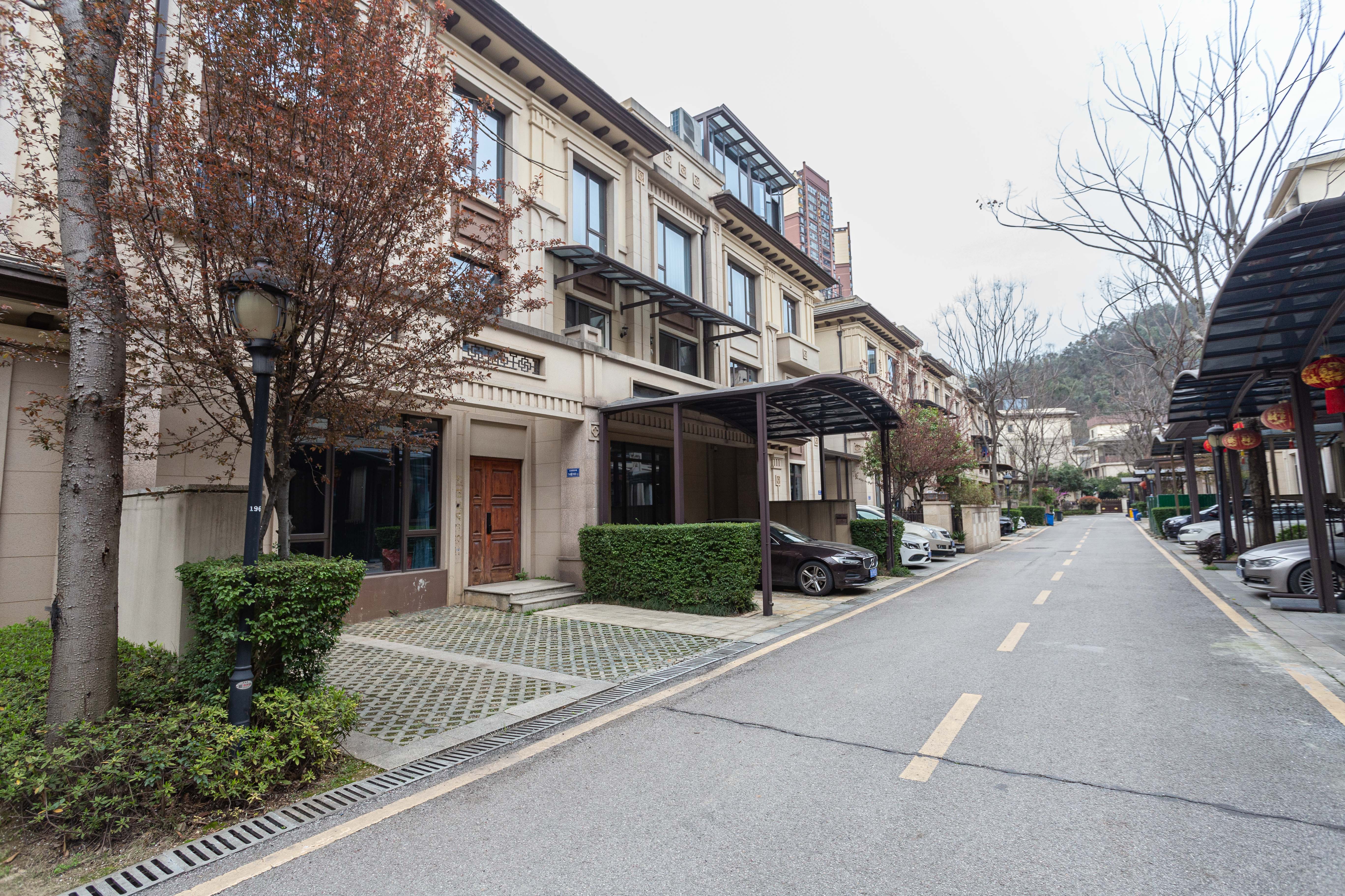 龙湖璟宸原著（龙湖紫宸）  6室2厅3卫   485.00万其他