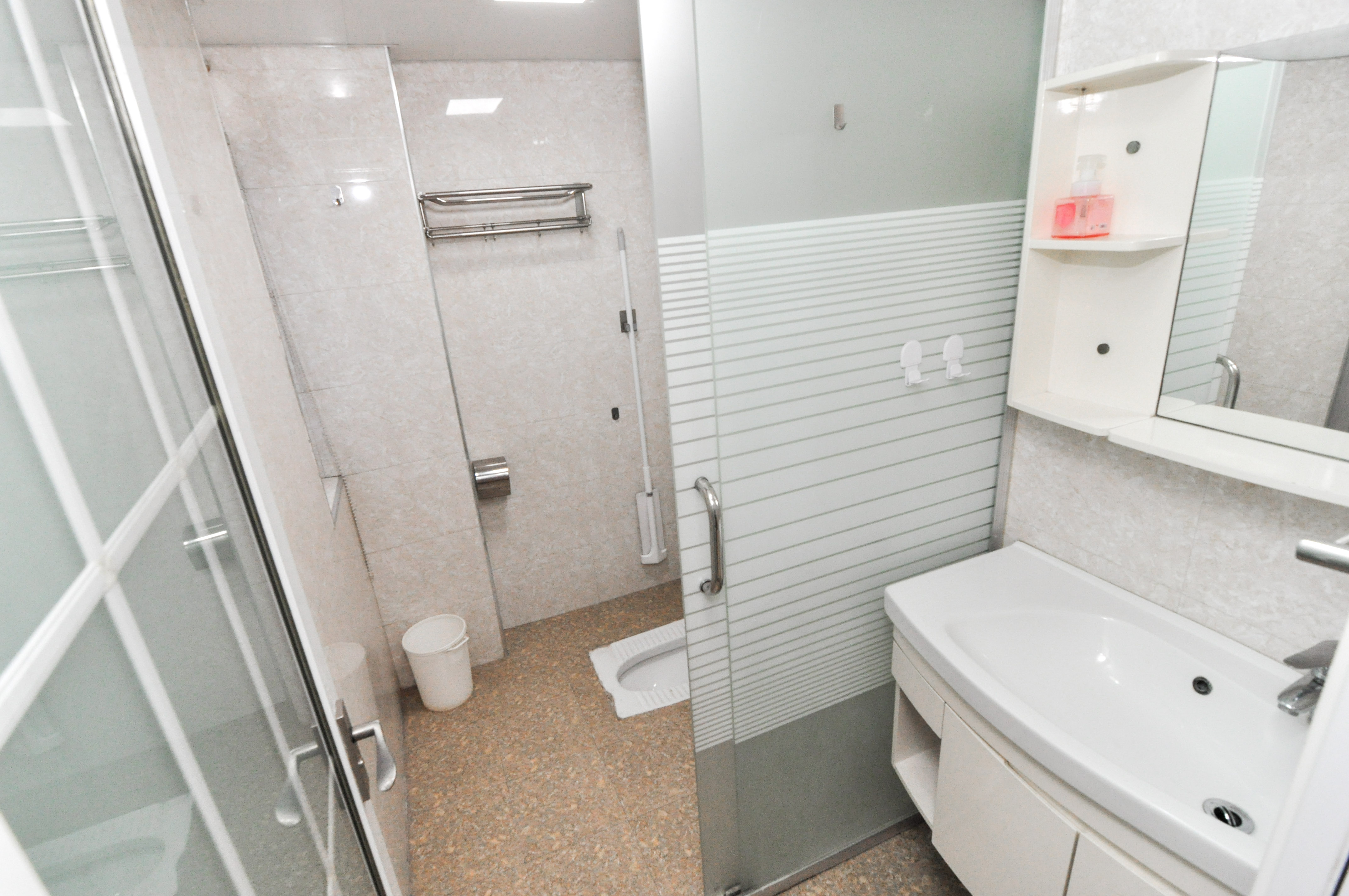 高鑫麓城 2室2厅1卫 78.0万 高鑫麓城 2室2厅1卫 78.0万卫生间