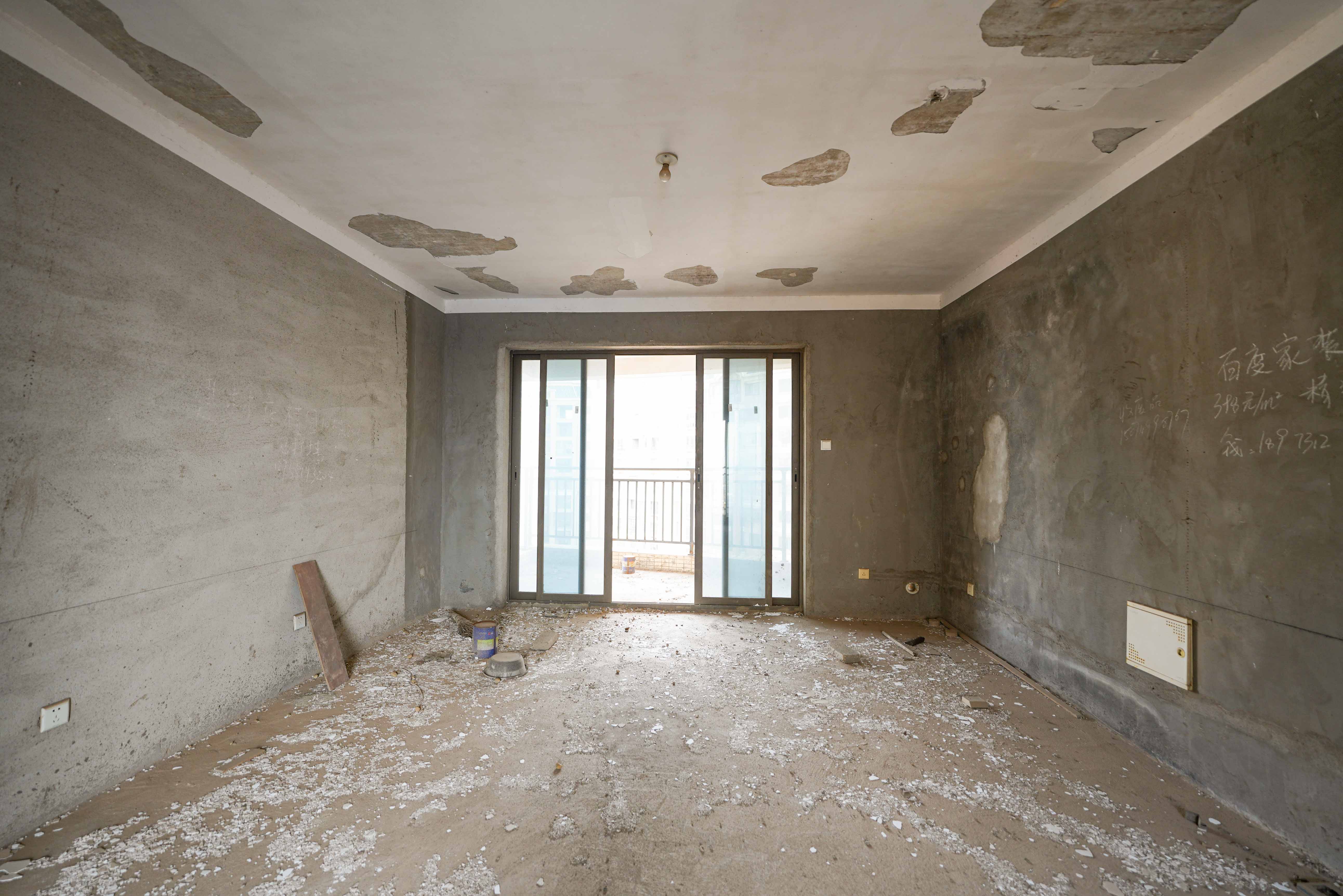 幸福庄园 4室2厅2卫 83.0万 幸福庄园 4室2厅2卫 83.0万客厅