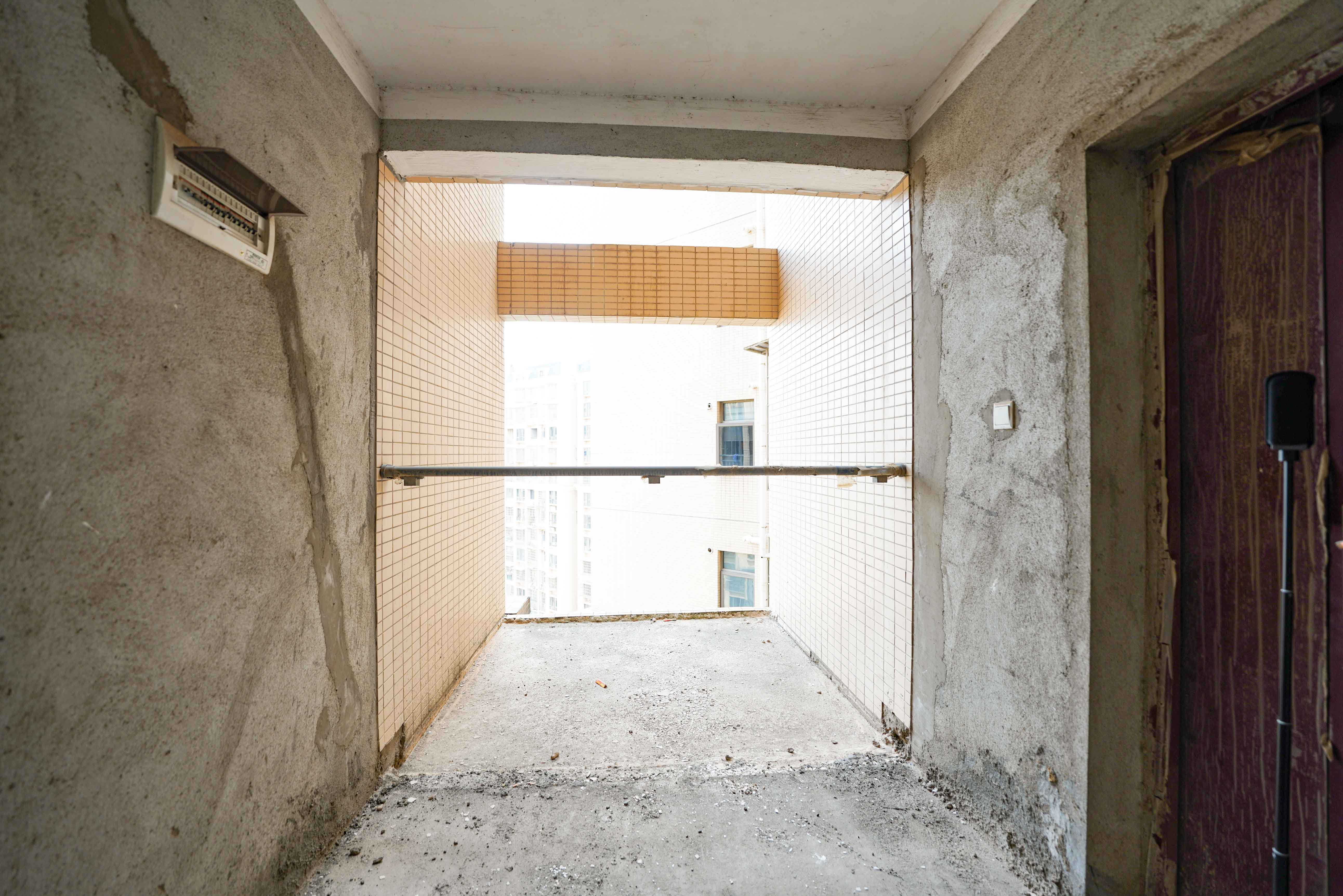 幸福庄园 4室2厅2卫 83.0万 幸福庄园 4室2厅2卫 83.0万阳台