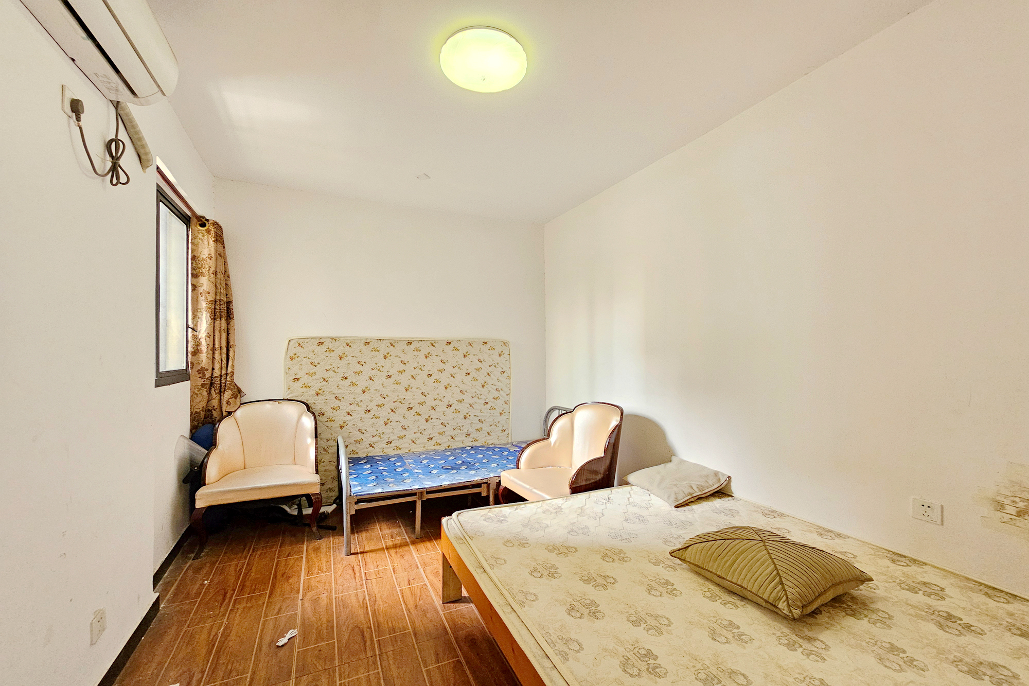 新华都万家城  2室1厅1卫    70.0万卧室