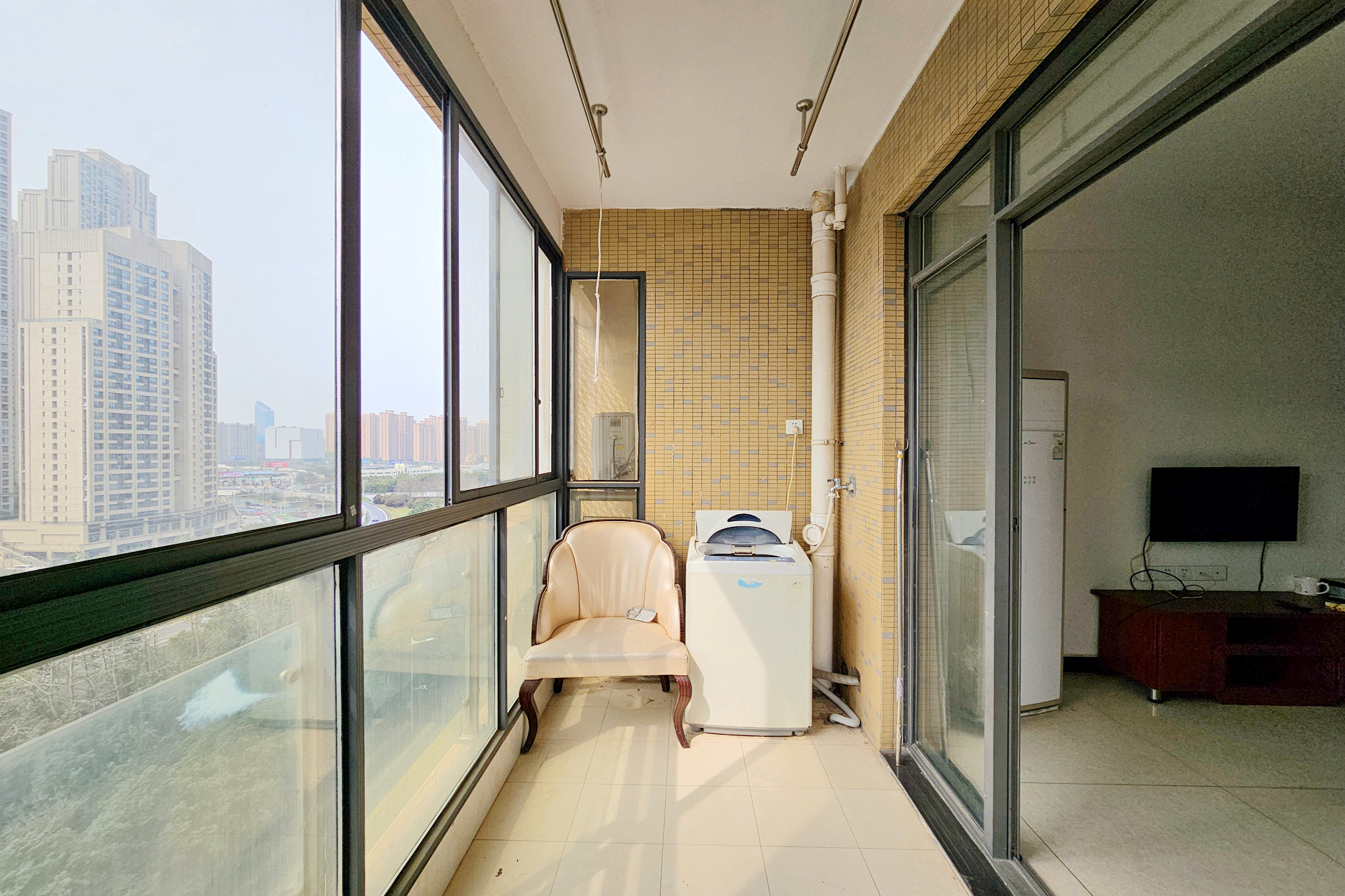 新华都万家城  2室1厅1卫    70.0万阳台