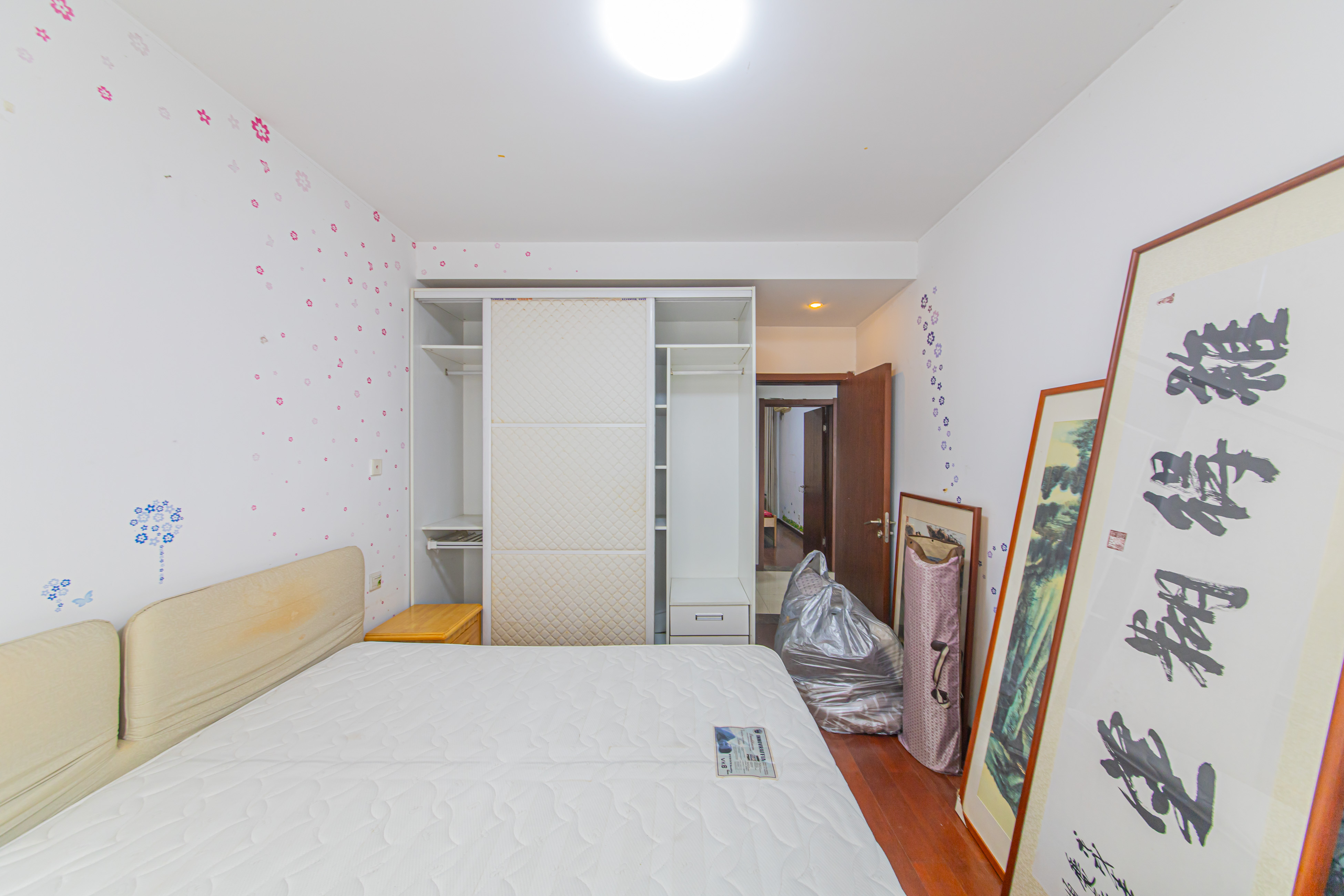 绿地公馆(绿地名邸) 2室1厅1卫 99.8万 绿地公馆(绿地名邸) 2室1厅1卫 99.8万卧室