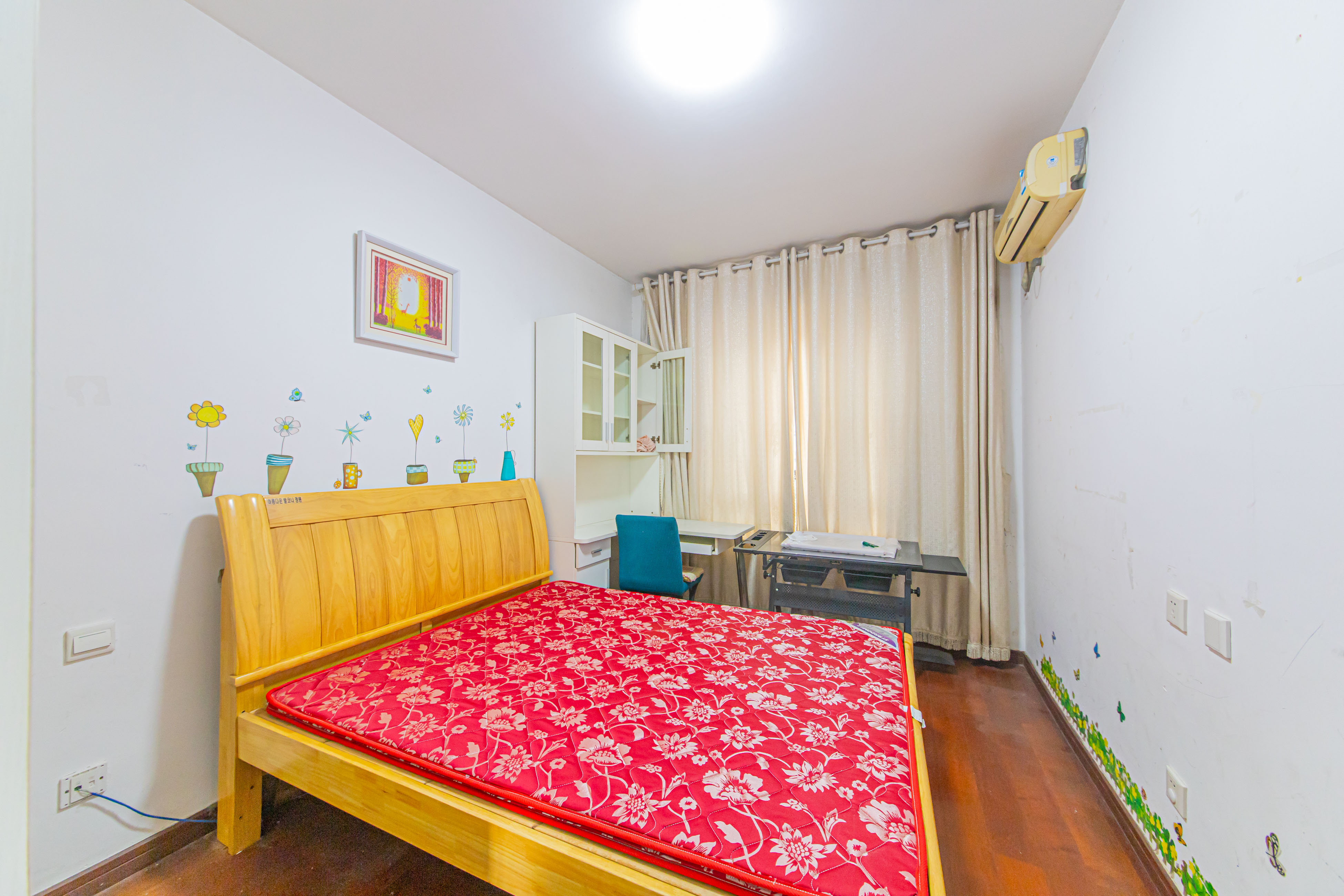 绿地公馆(绿地名邸) 2室1厅1卫 99.8万 绿地公馆(绿地名邸) 2室1厅1卫 99.8万卧室