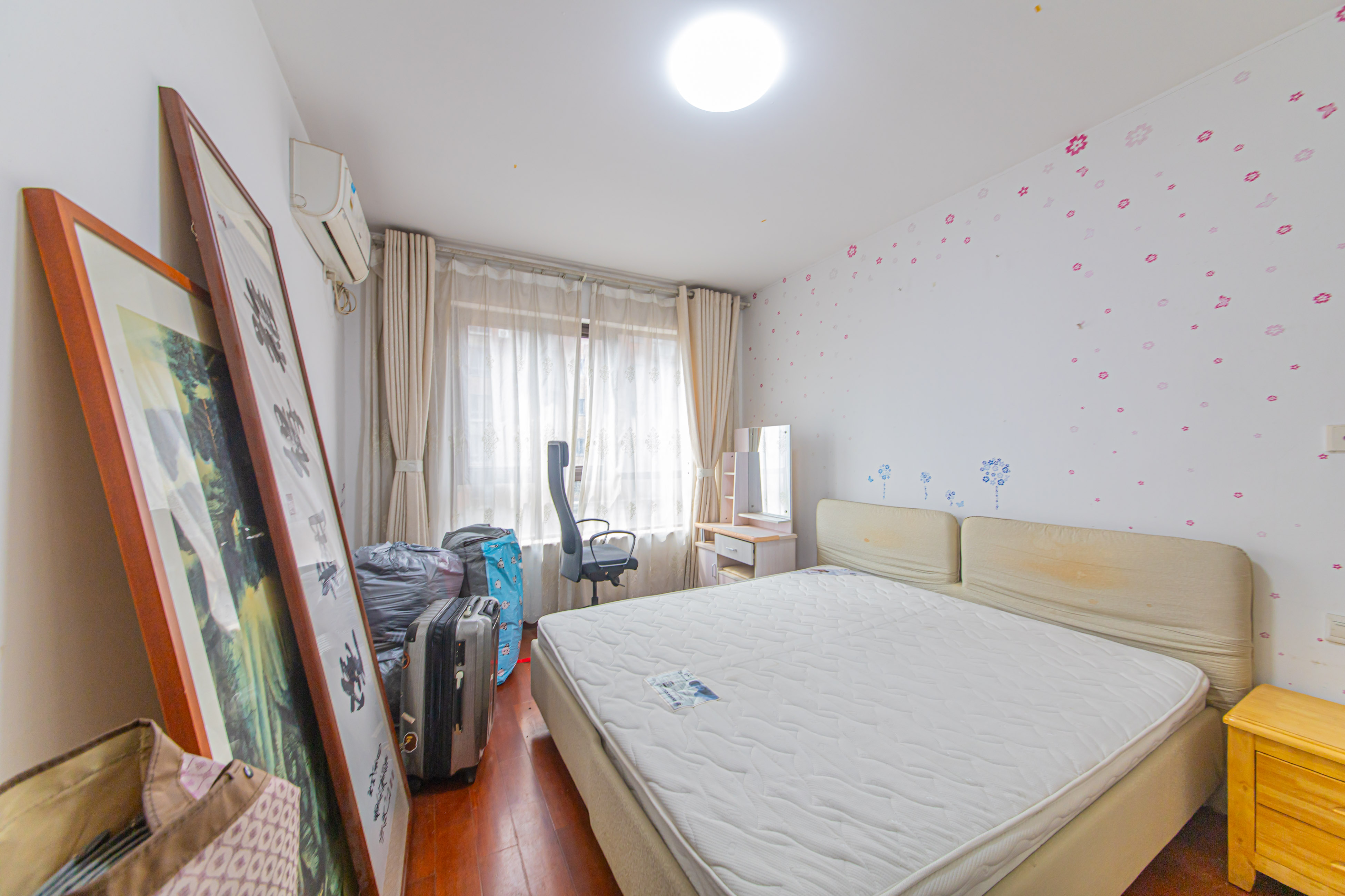 绿地公馆(绿地名邸) 2室1厅1卫 99.8万 绿地公馆(绿地名邸) 2室1厅1卫 99.8万卧室